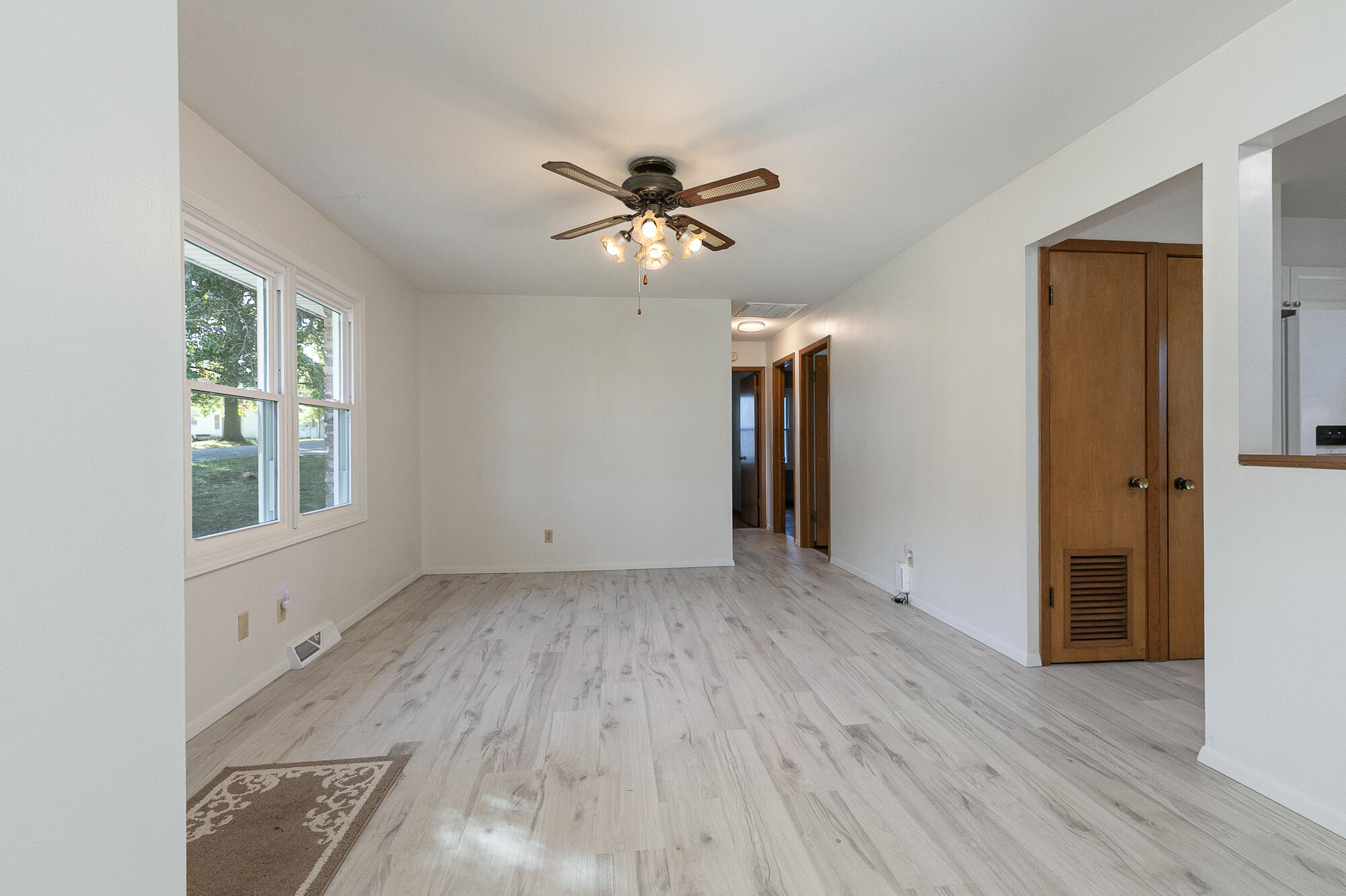 613 South Elgin Avenue Property Photo 5