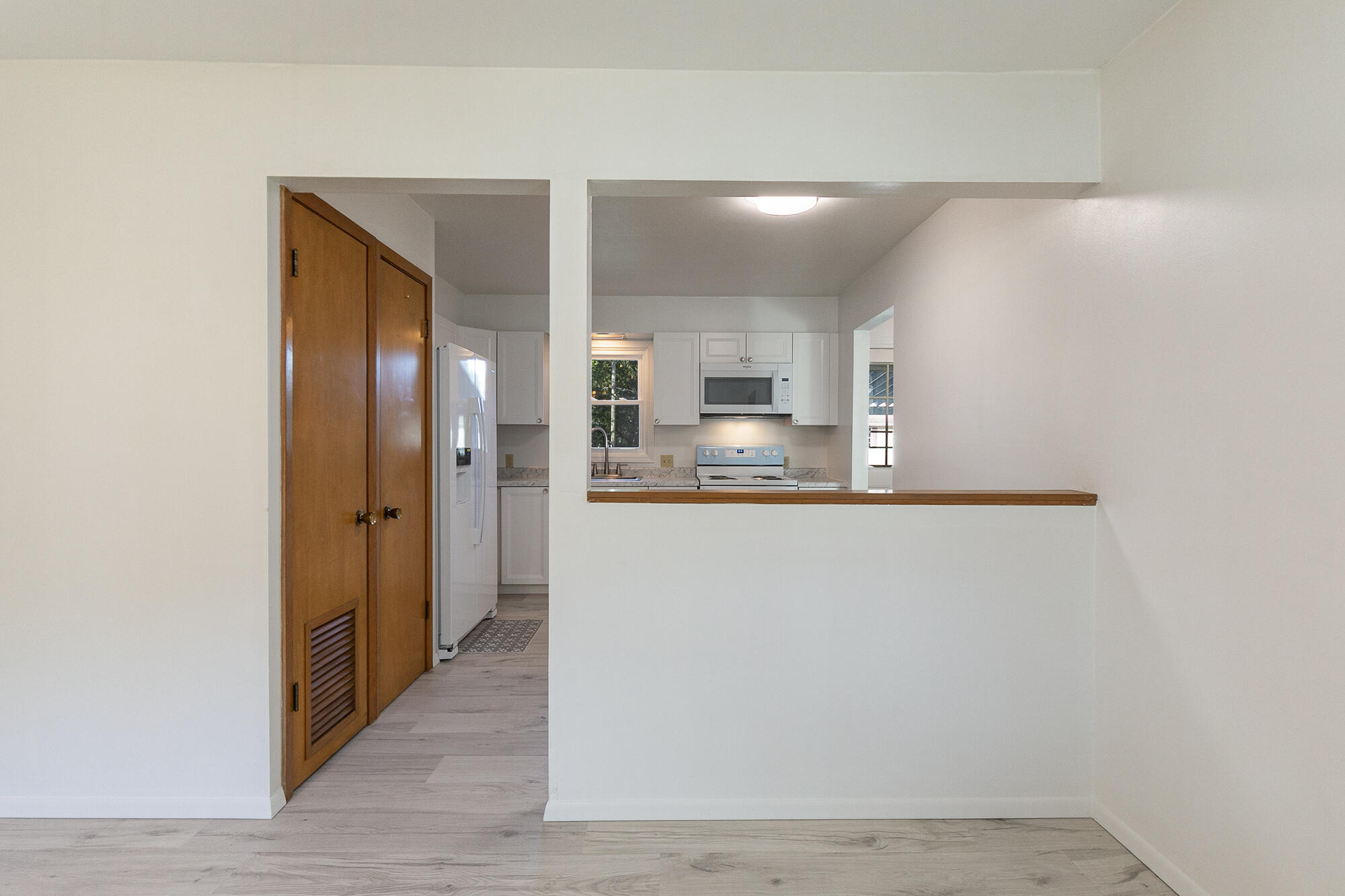 613 South Elgin Avenue Property Photo 6