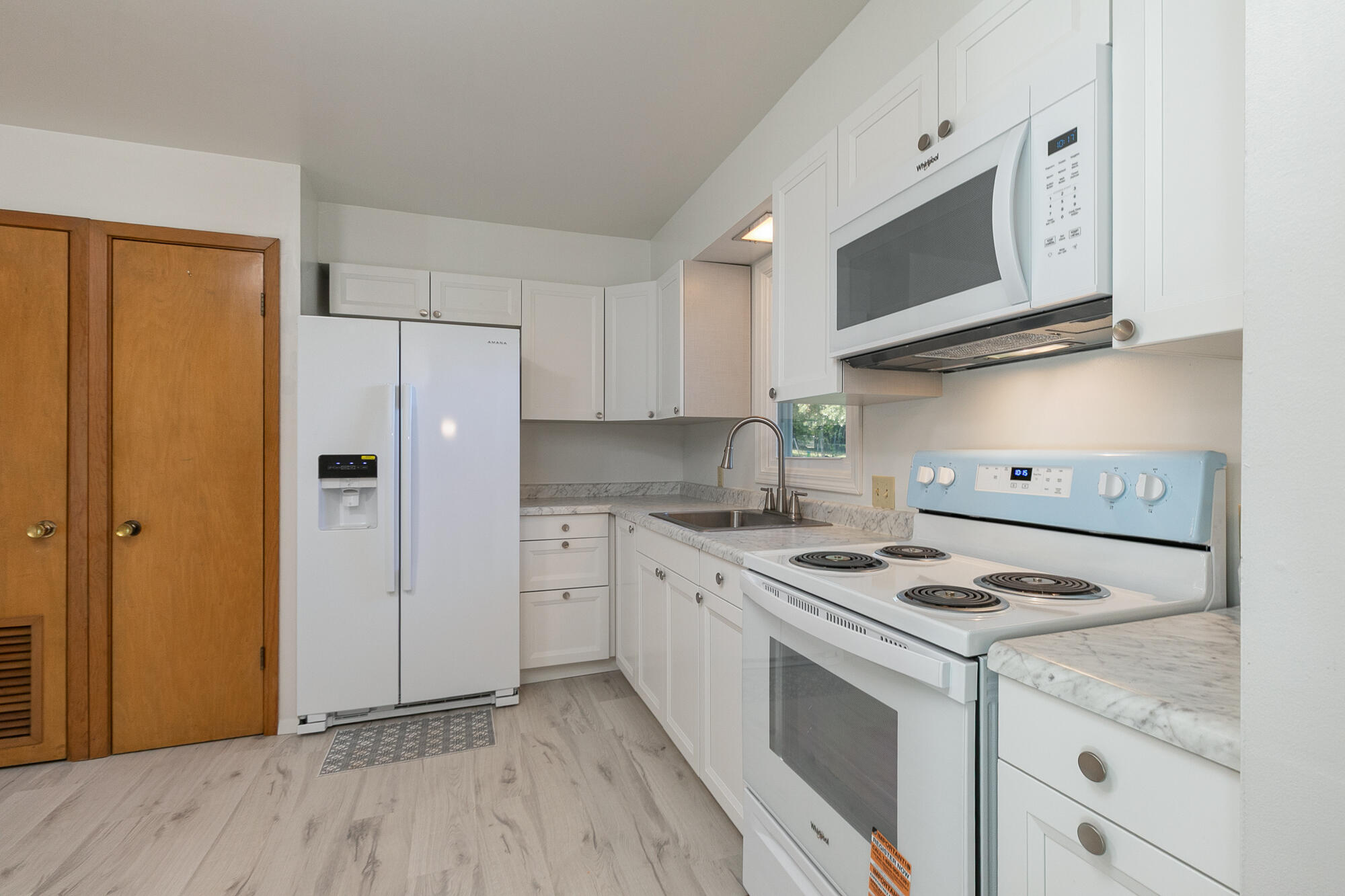 613 South Elgin Avenue Property Photo 8