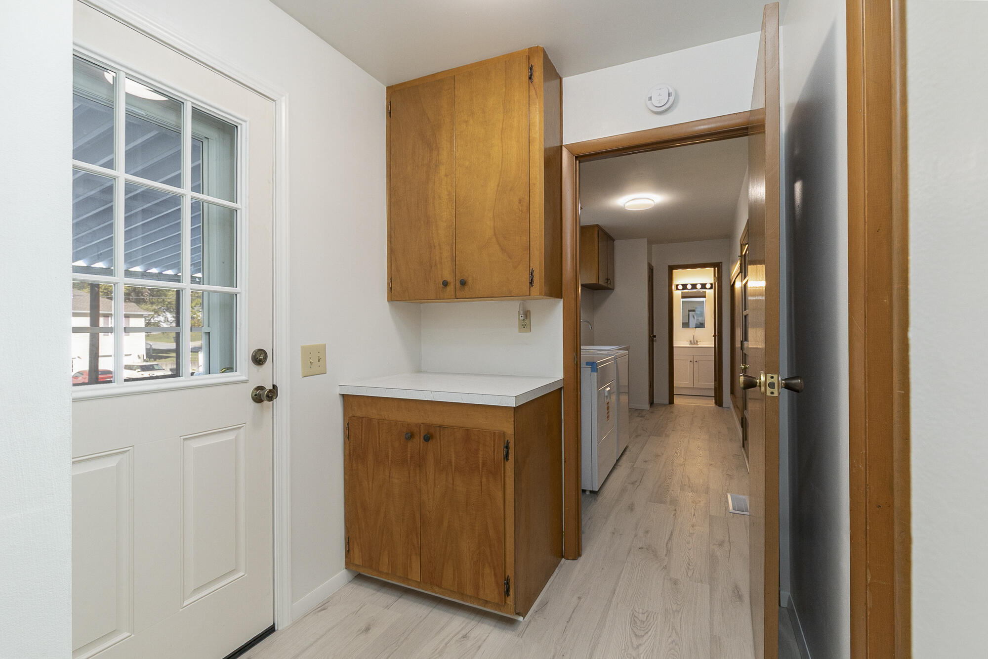 613 South Elgin Avenue Property Photo 9