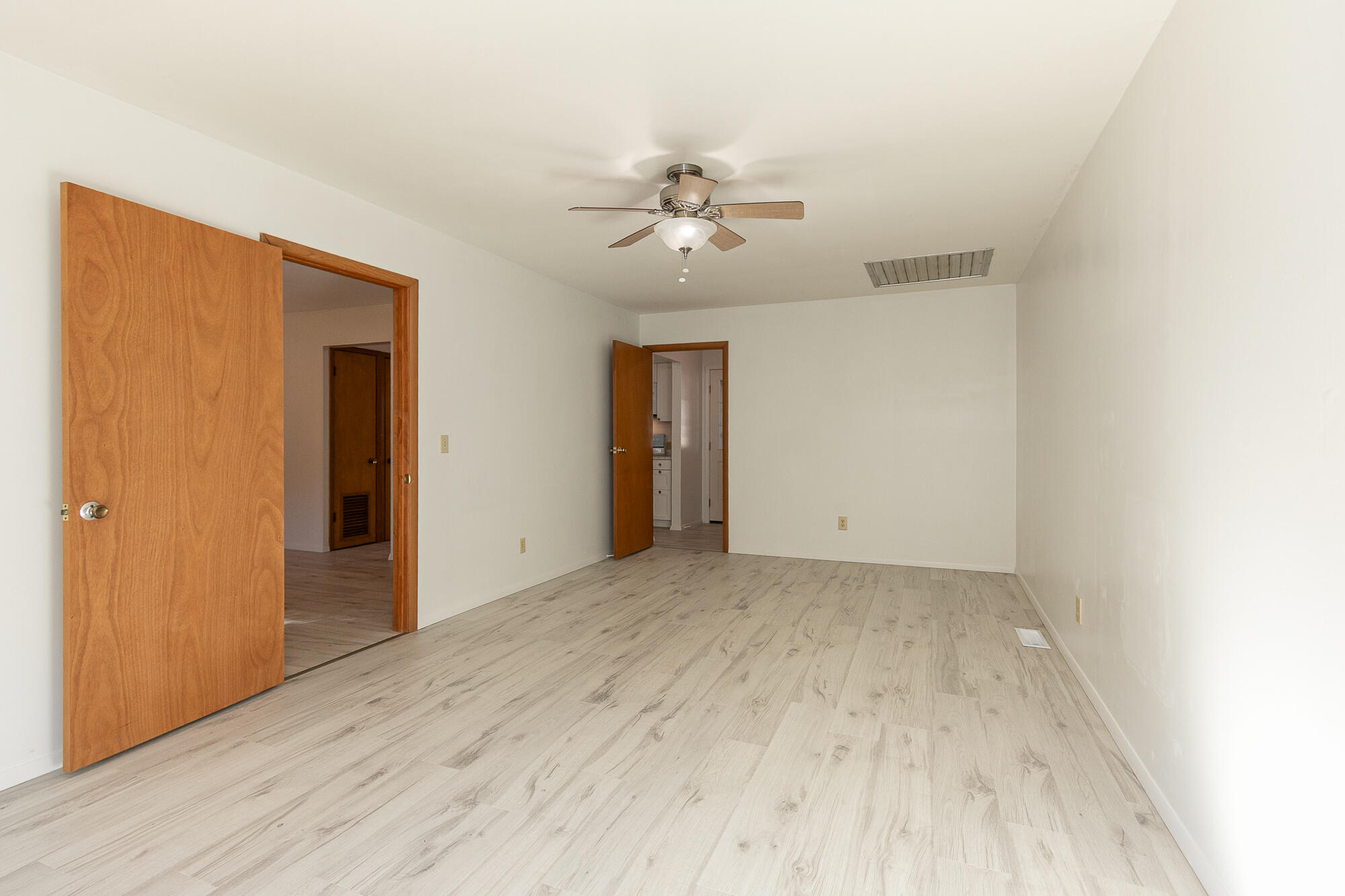 613 South Elgin Avenue Property Photo 11