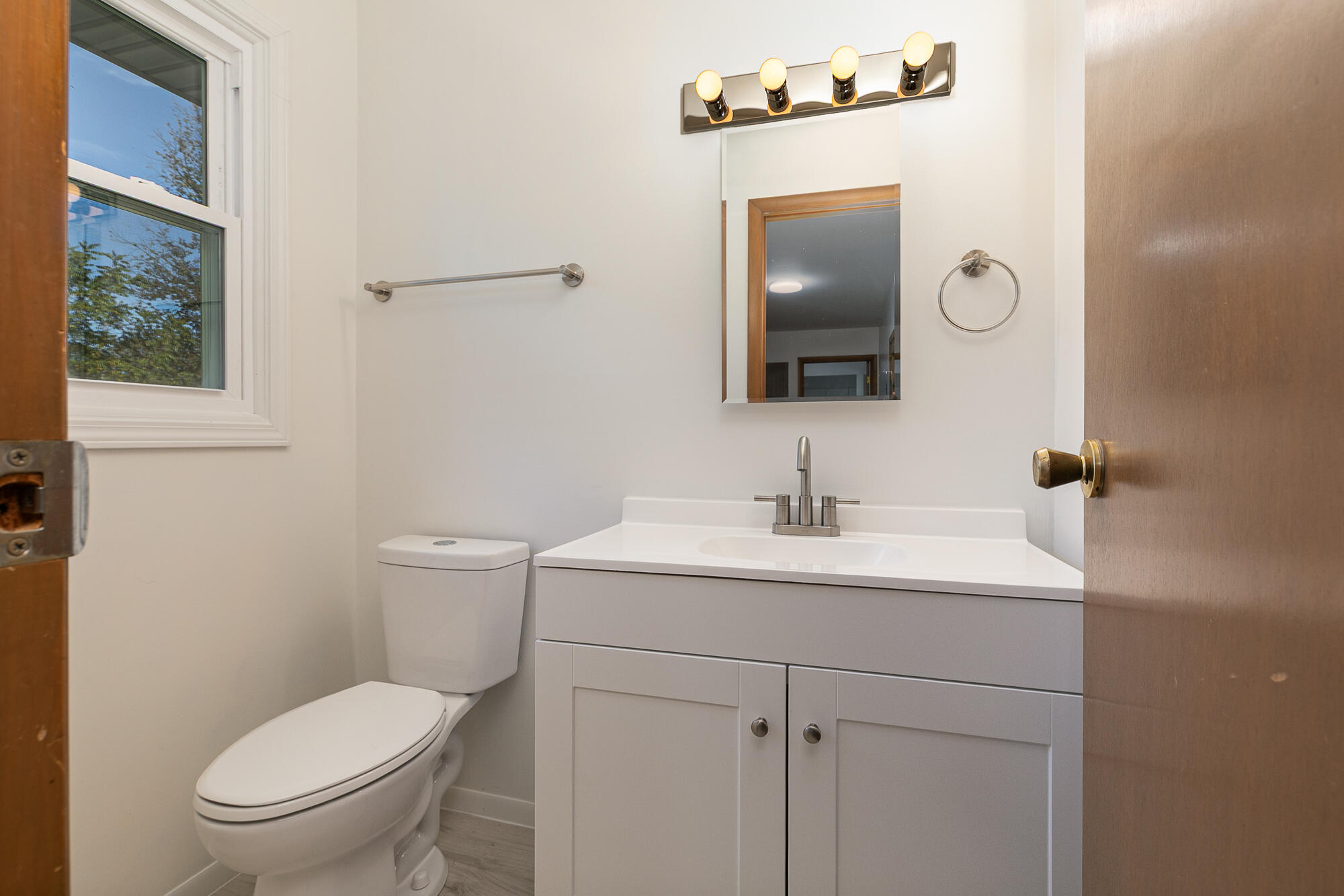 613 South Elgin Avenue Property Photo 13