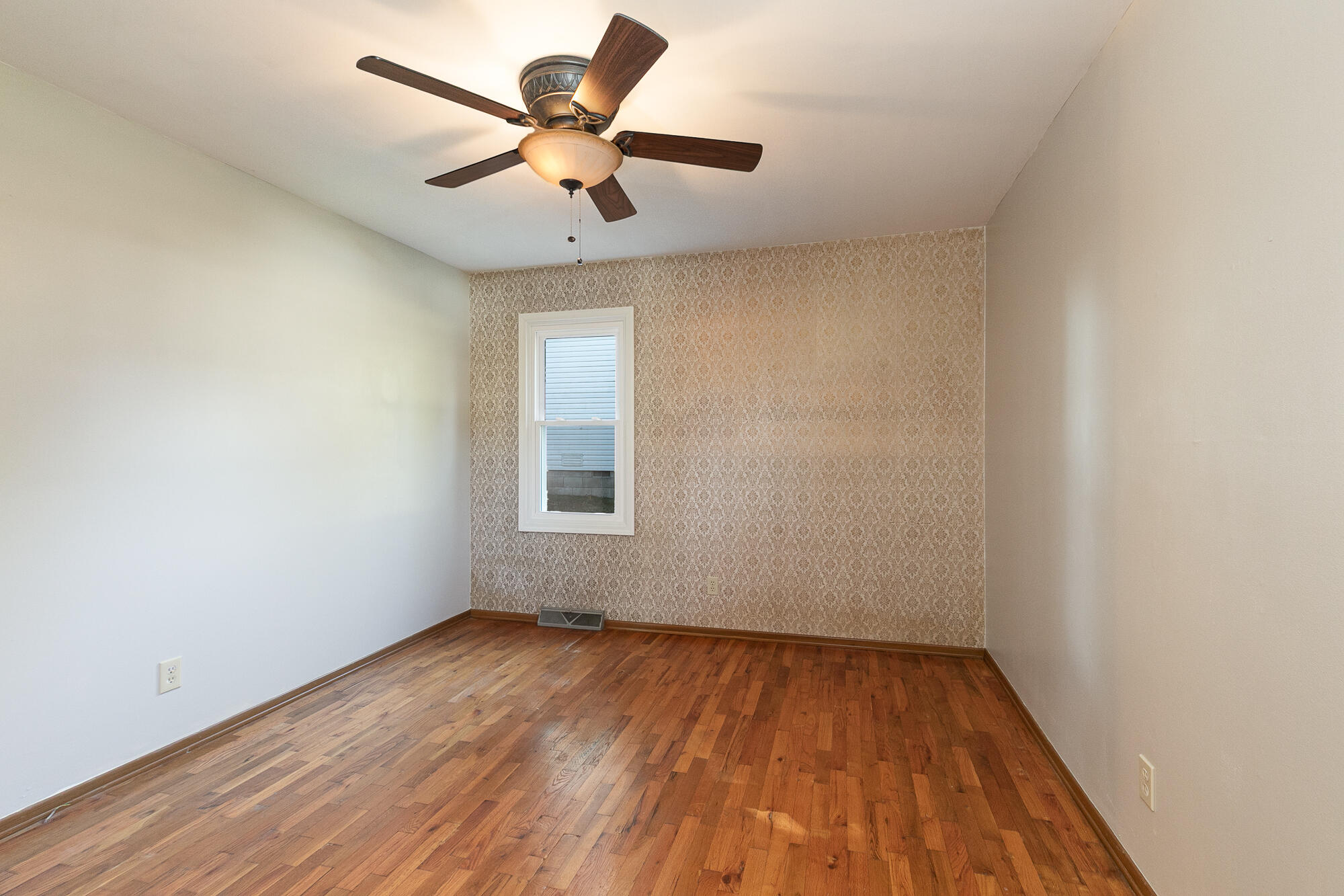 613 South Elgin Avenue Property Photo 15