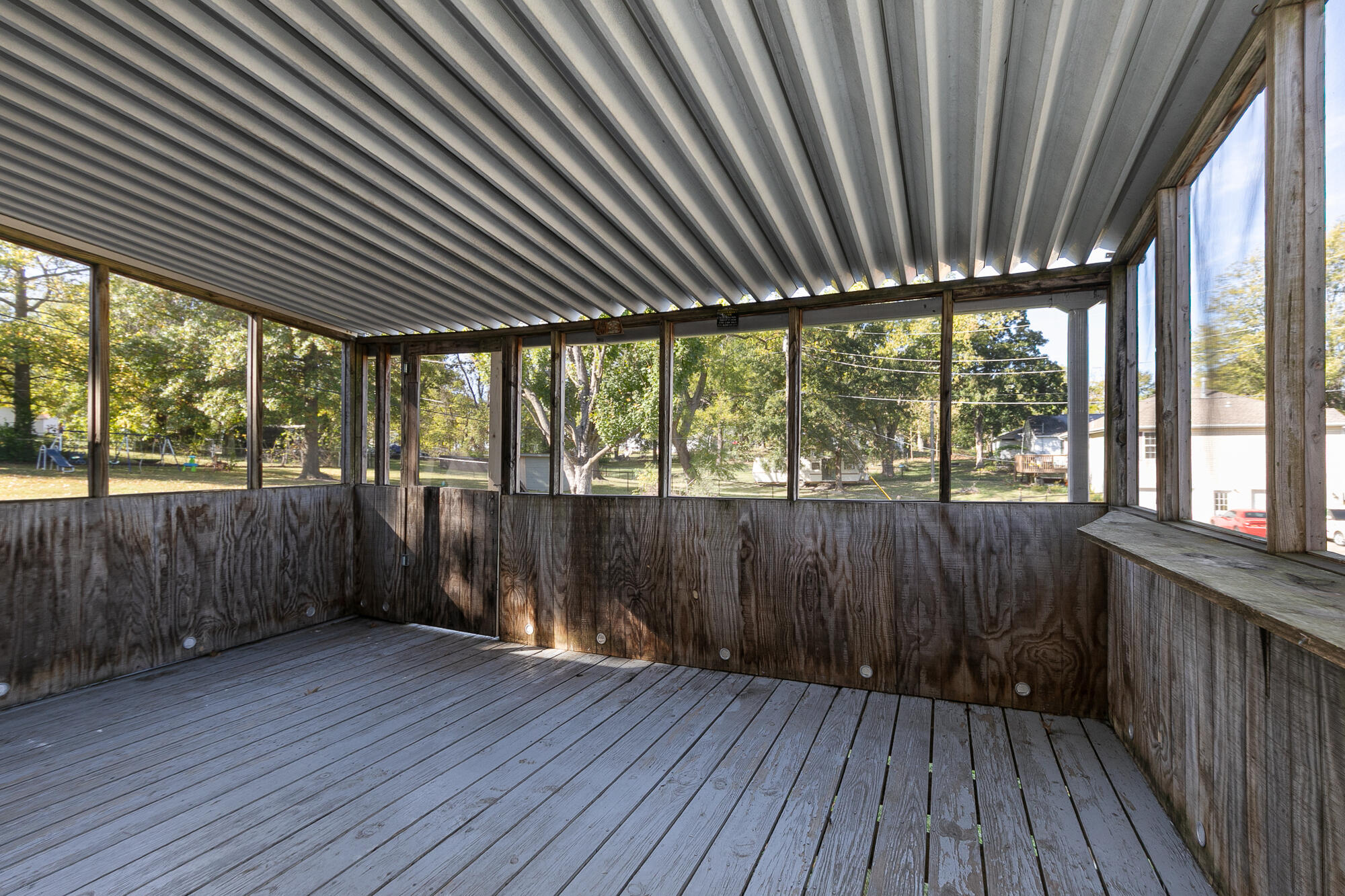 613 South Elgin Avenue Property Photo 22