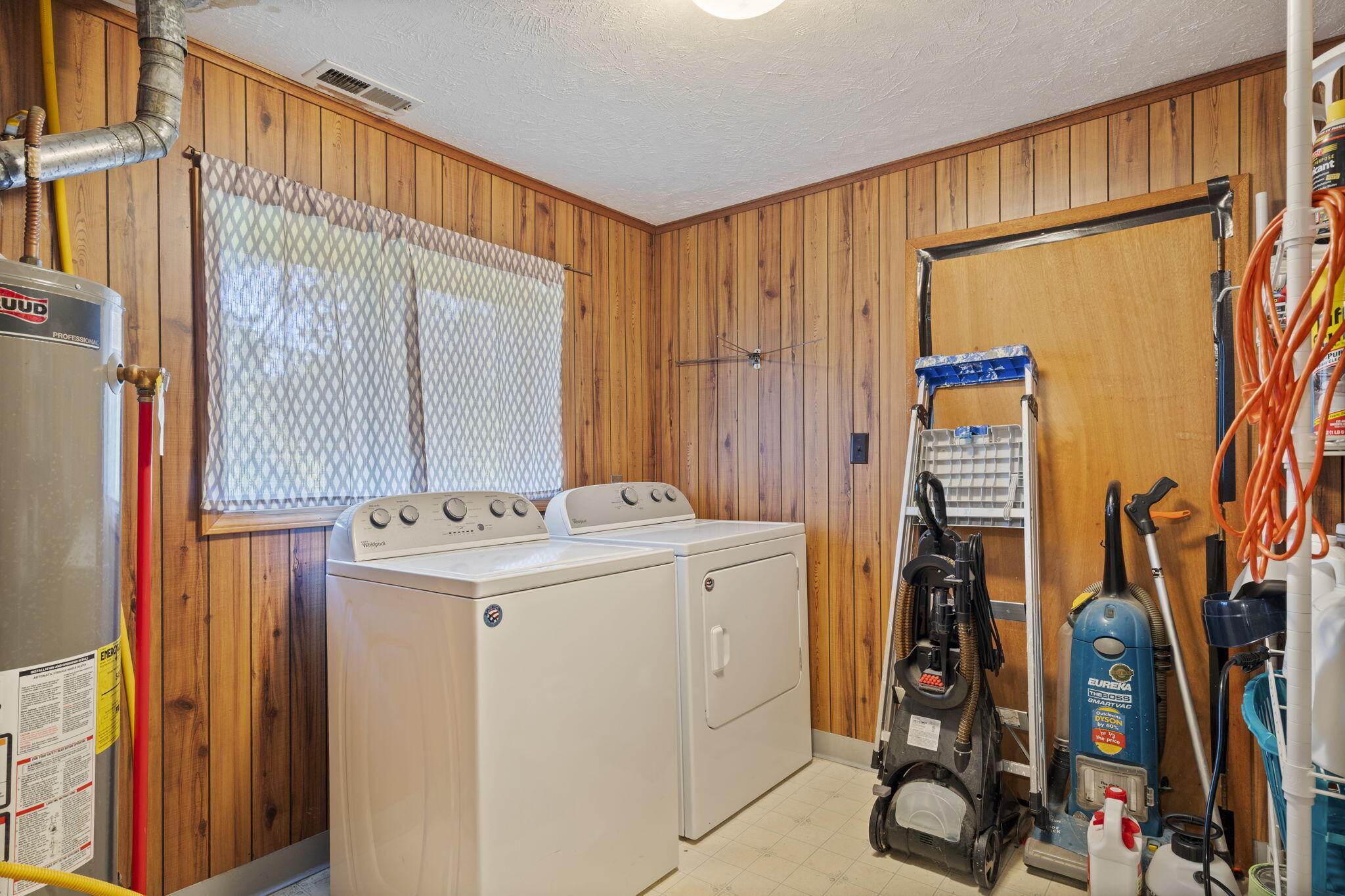 4616 State Highway 265 Property Photo 33