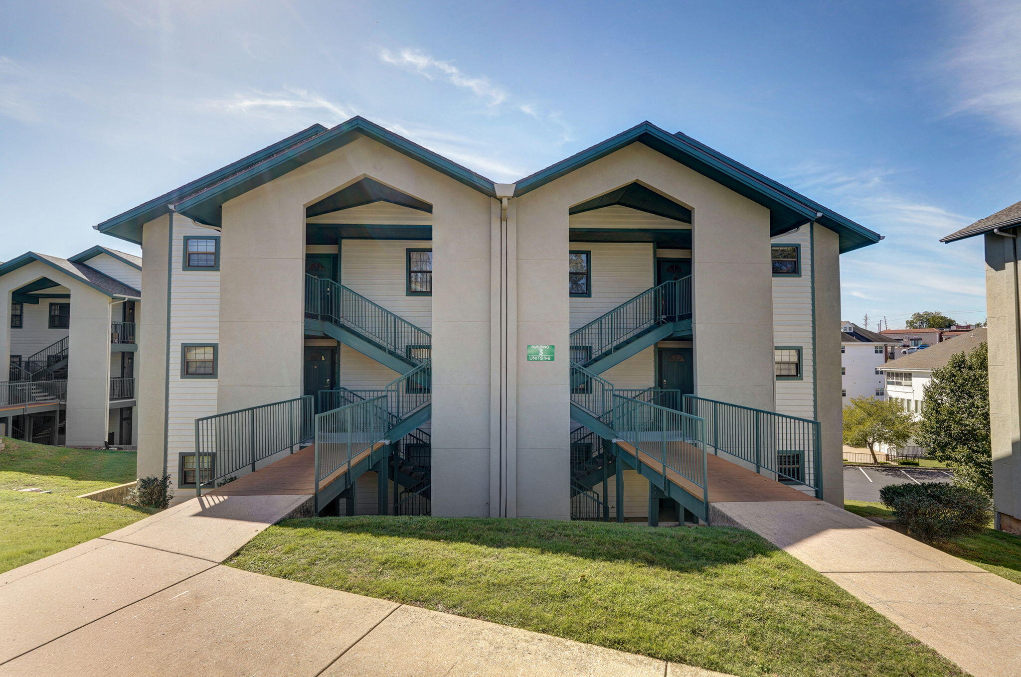 2700 Green Mountain Drive Property Photo 1