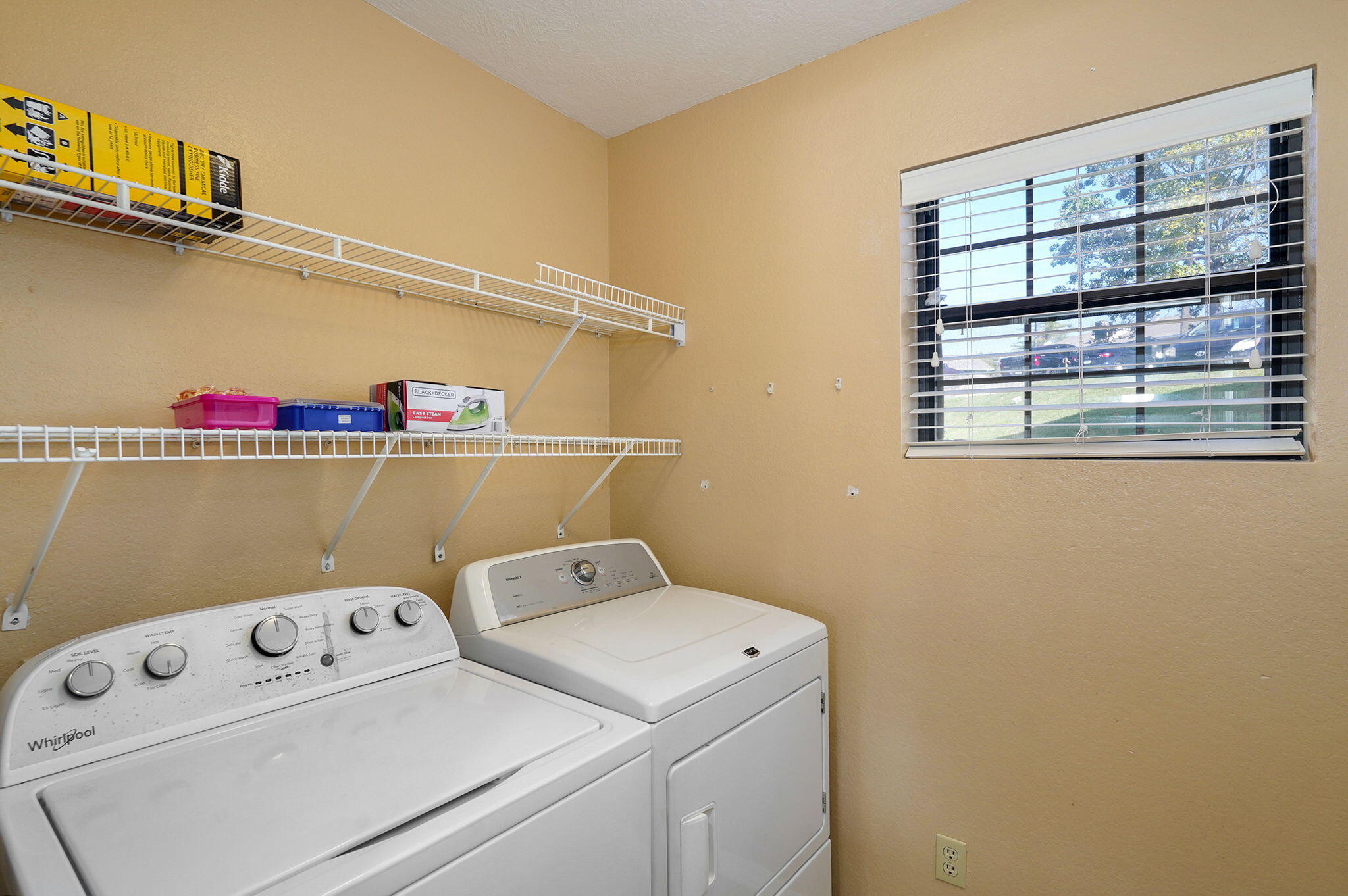 2700 Green Mountain Drive Property Photo 7