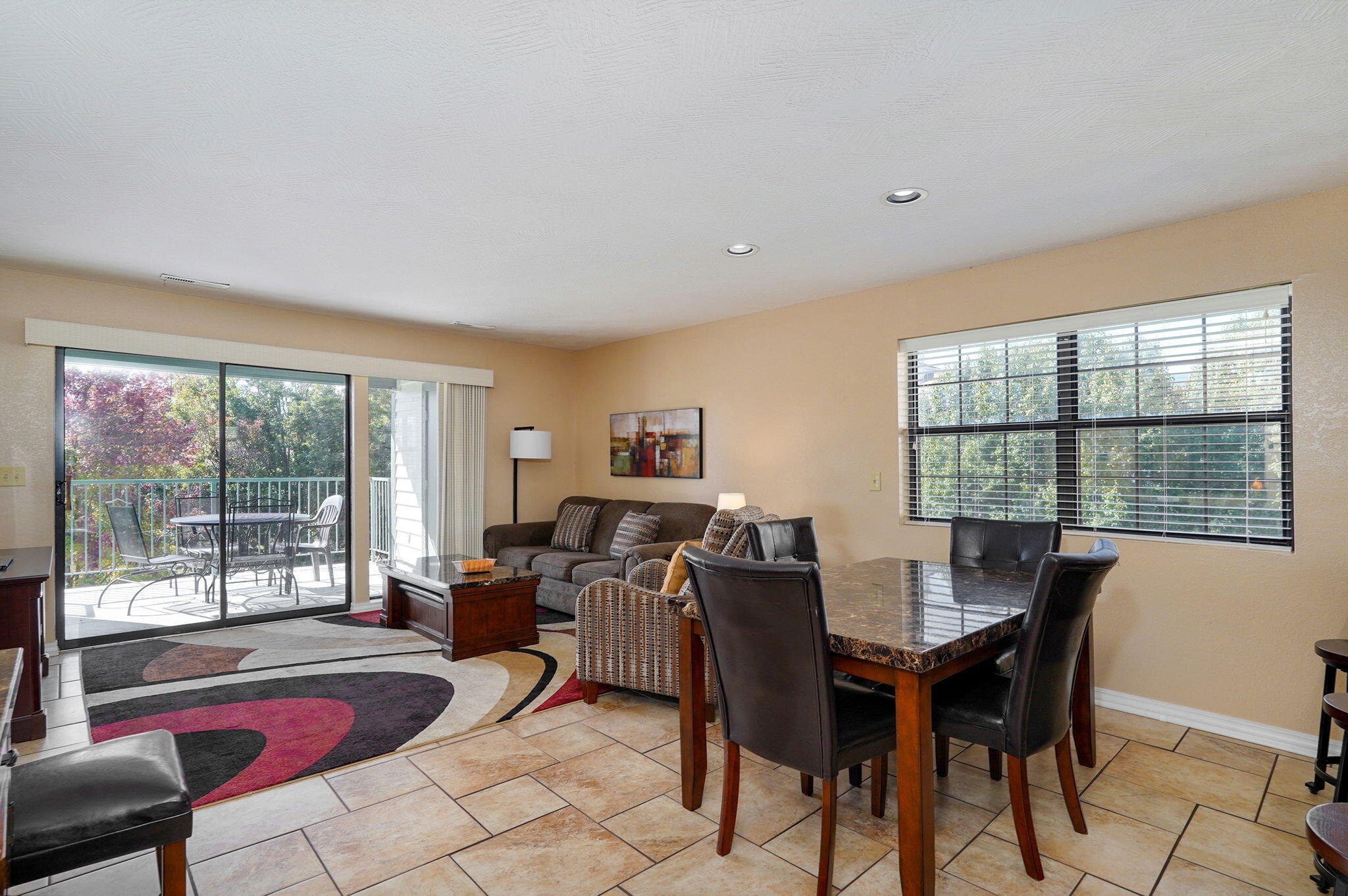 2700 Green Mountain Drive Property Photo 8