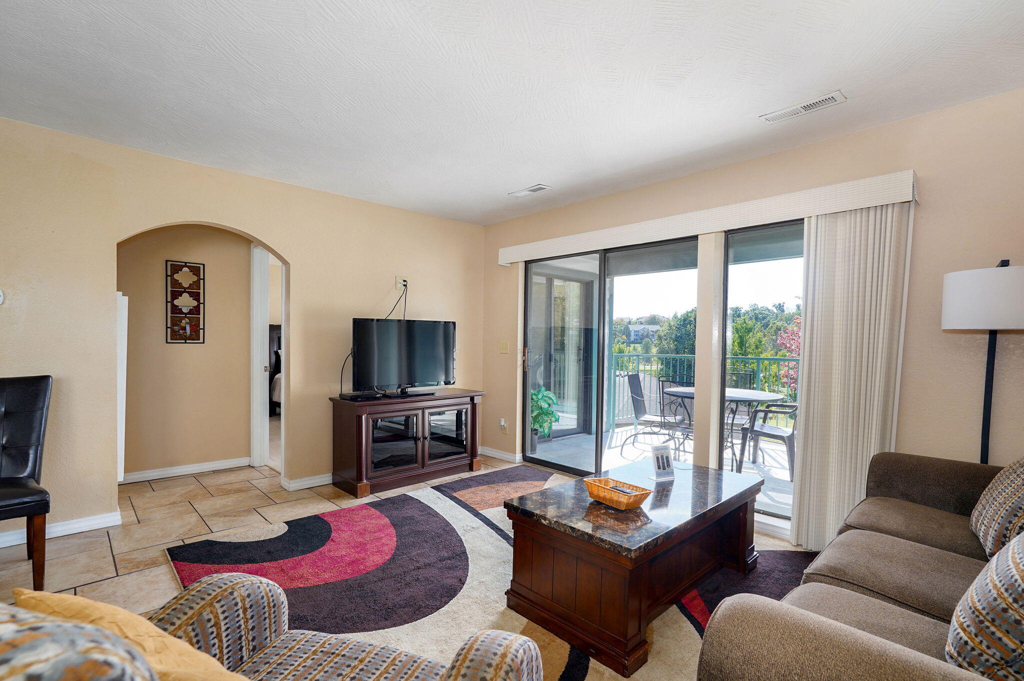 2700 Green Mountain Drive Property Photo 11