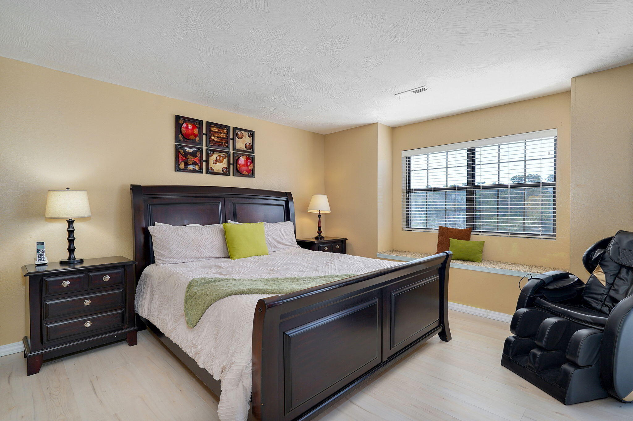 2700 Green Mountain Drive Property Photo 12