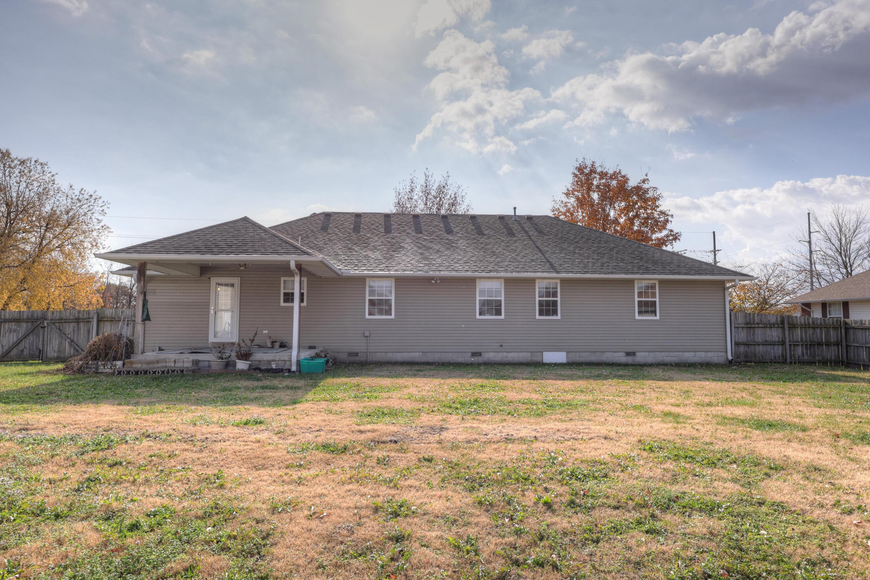 1211 East Airport Drive Property Photo 6