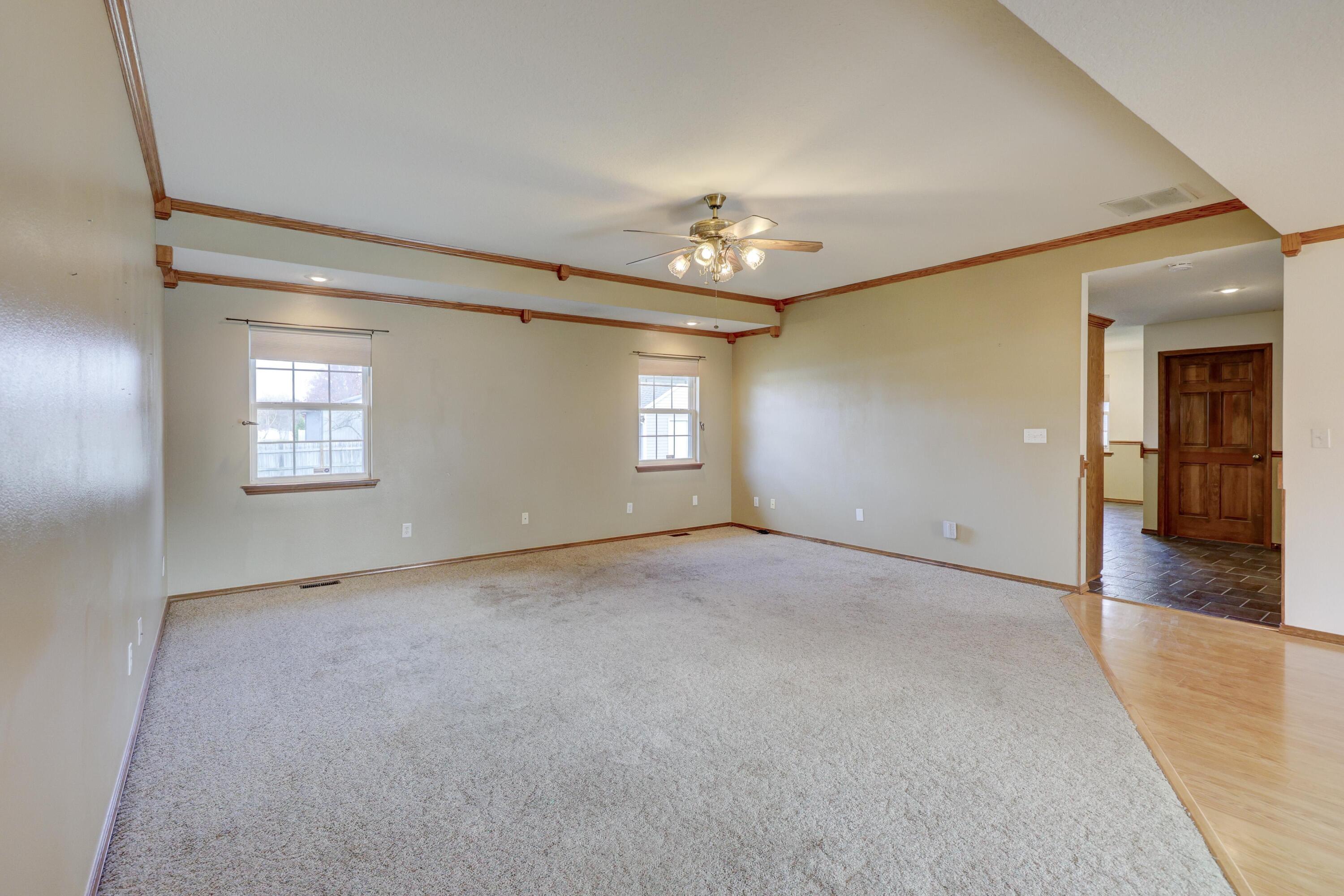 1211 East Airport Drive Property Photo 10