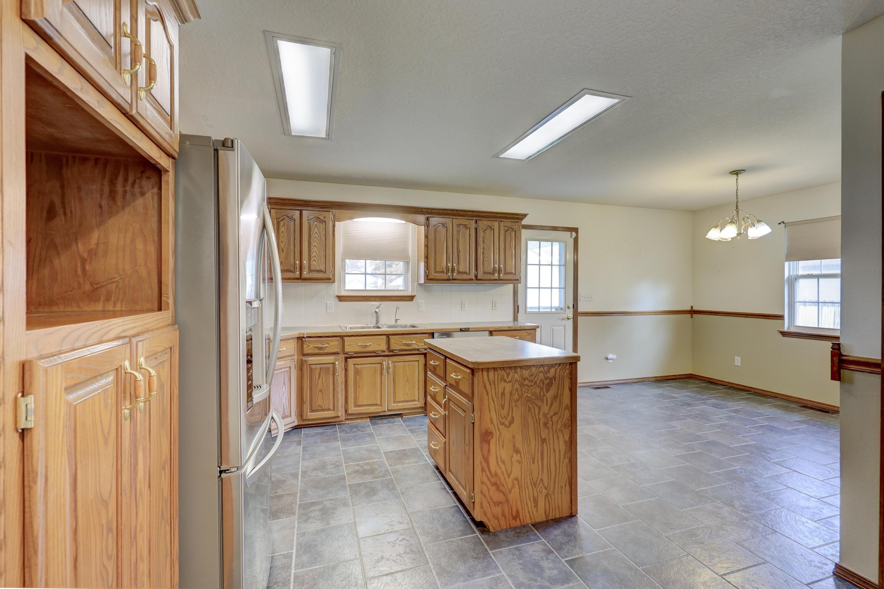 1211 East Airport Drive Property Photo 12