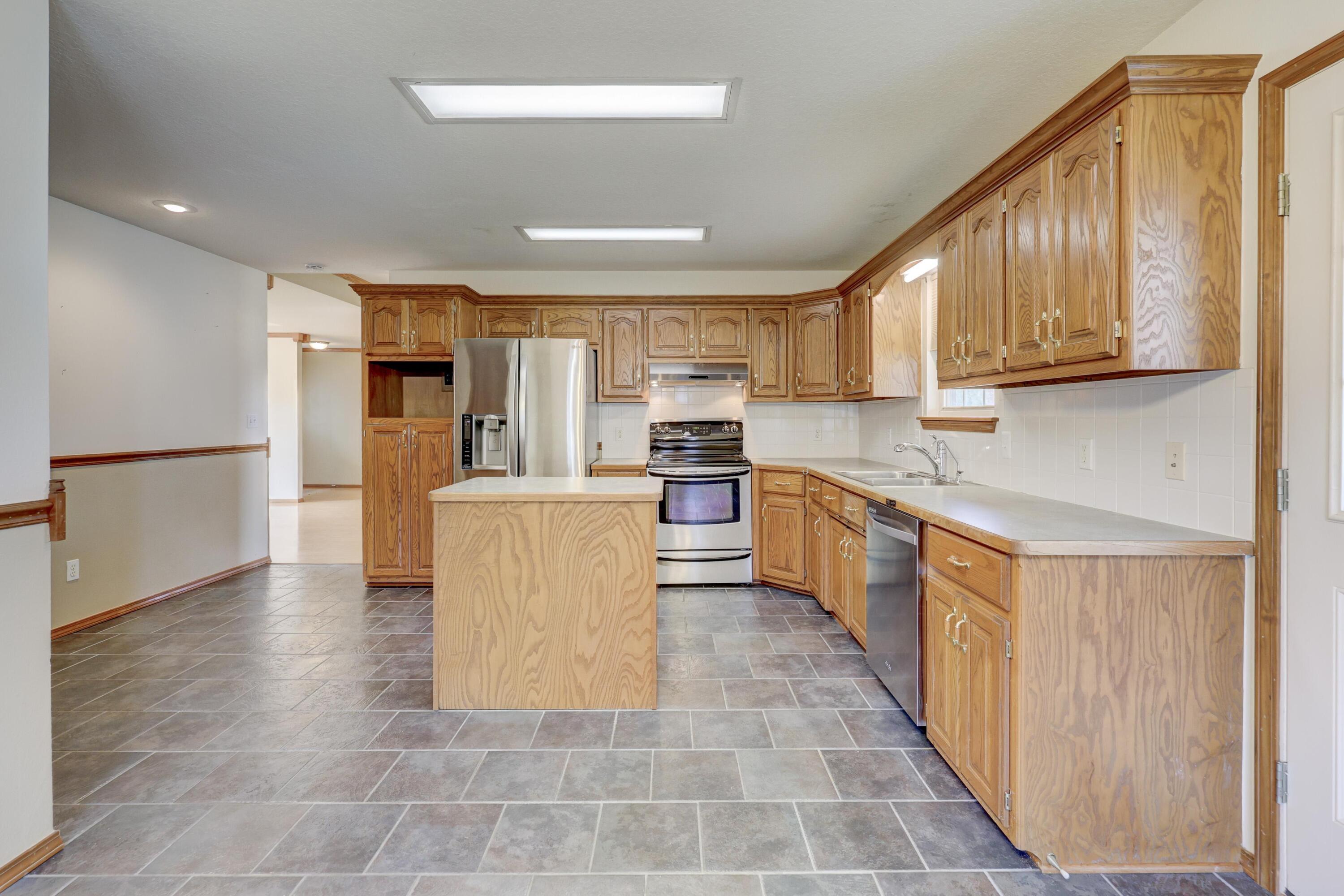 1211 East Airport Drive Property Photo 13