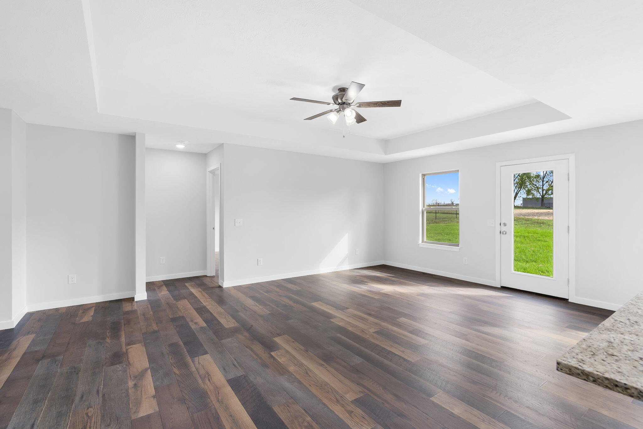 356 North Oak Avenue Property Photo 7