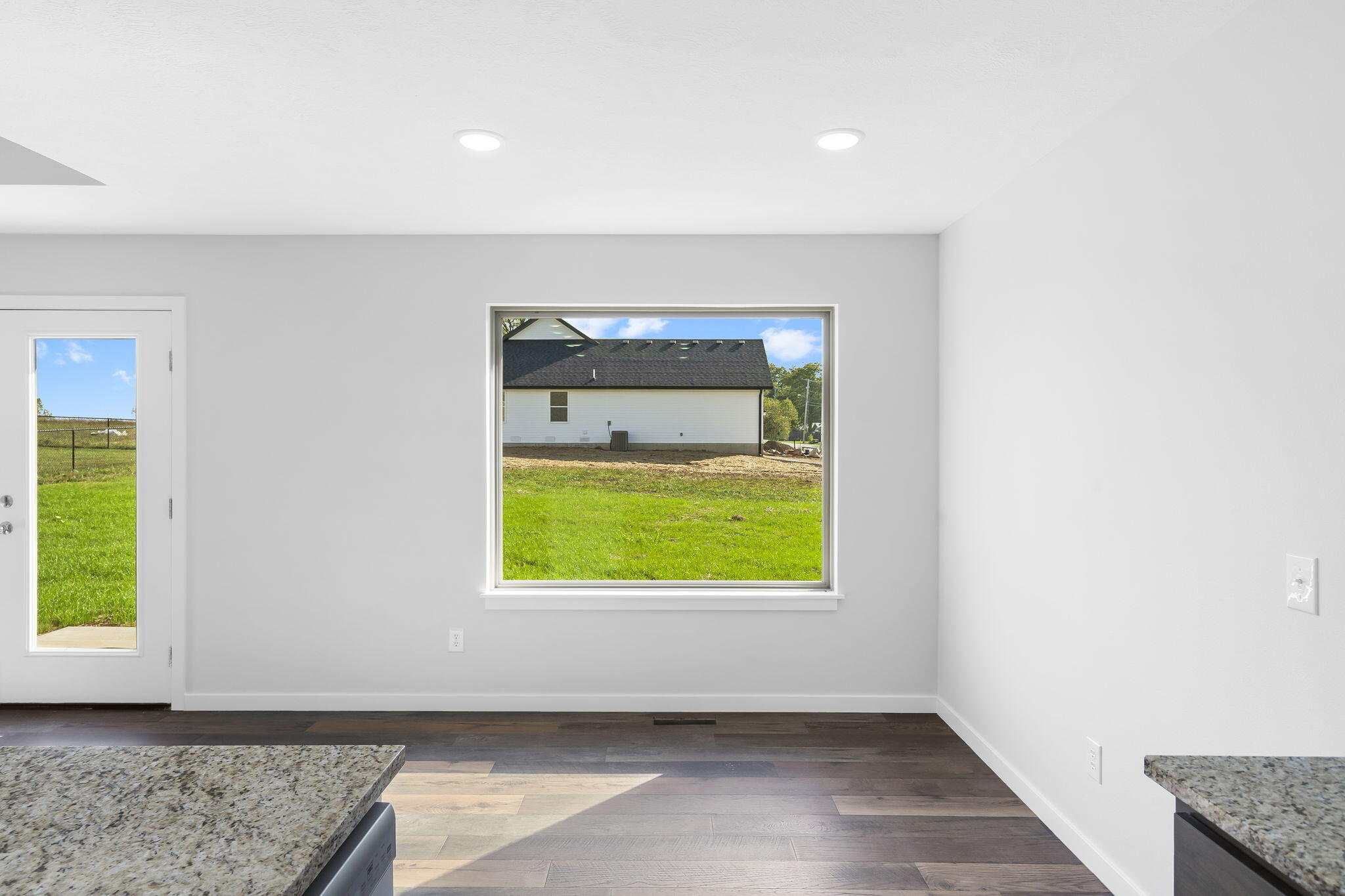 356 North Oak Avenue Property Photo 12