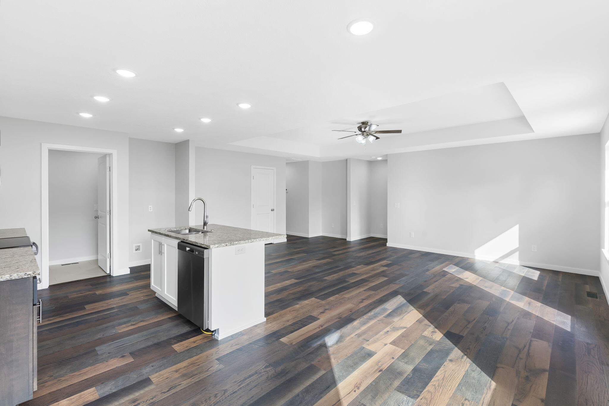 356 North Oak Avenue Property Photo 13