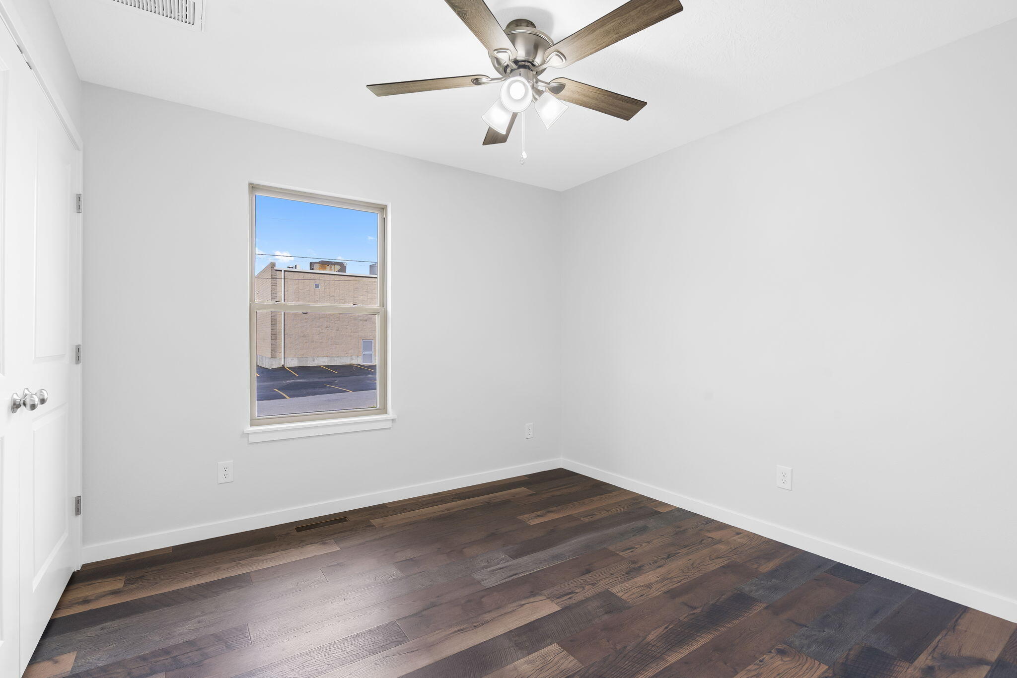 356 North Oak Avenue Property Photo 15