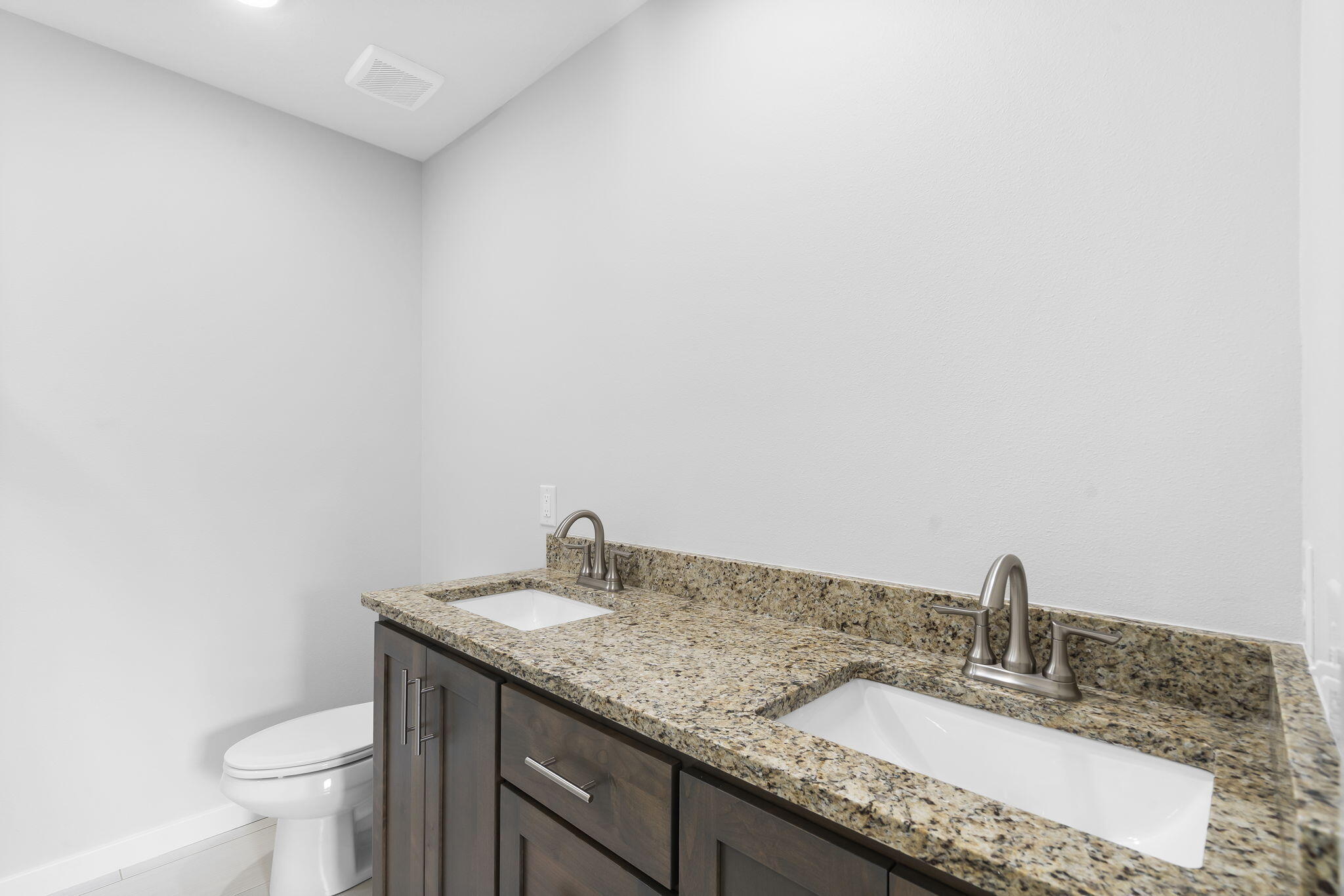 356 North Oak Avenue Property Photo 20