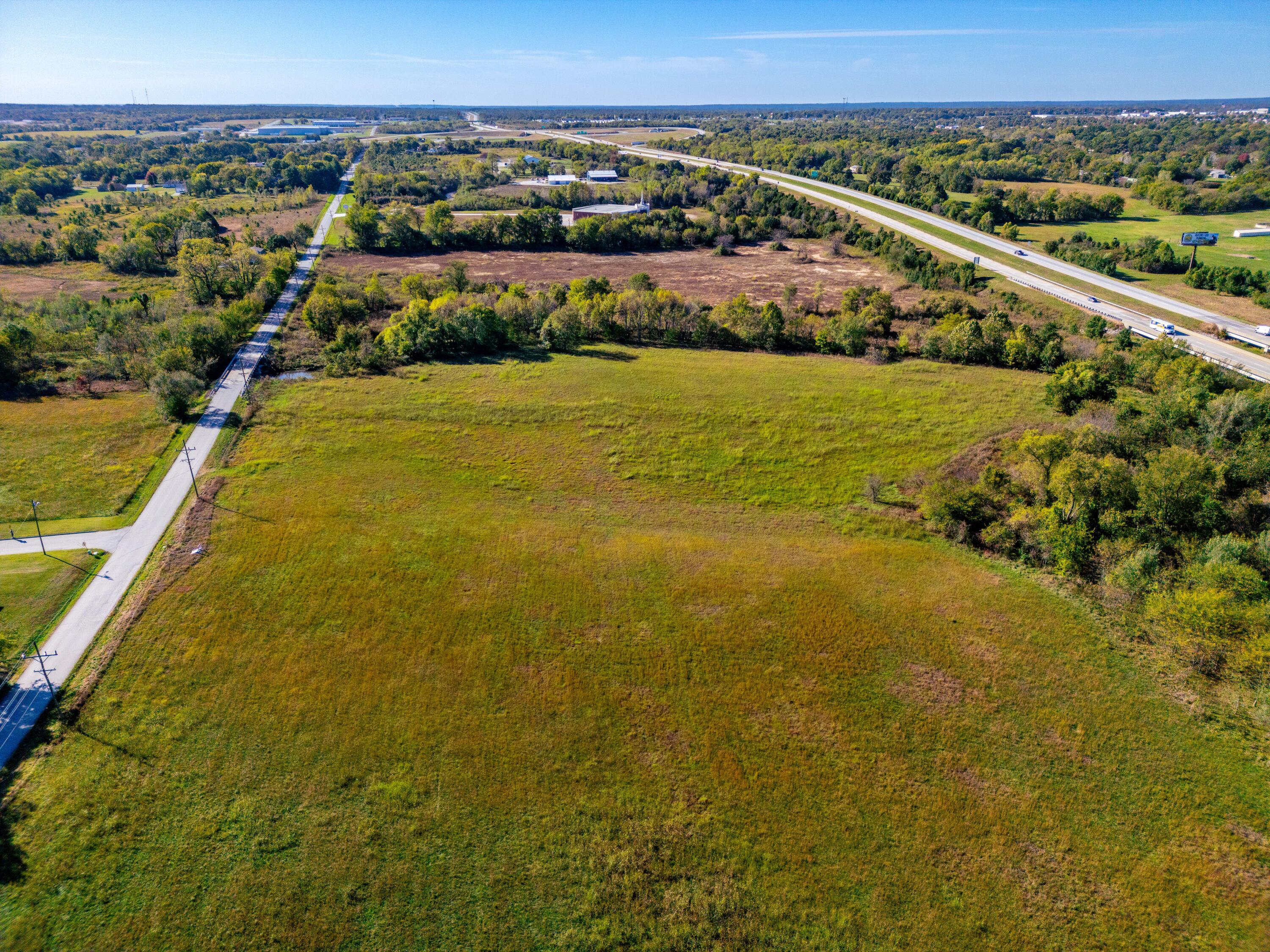 000 South Prosperity Avenue Property Photo 16