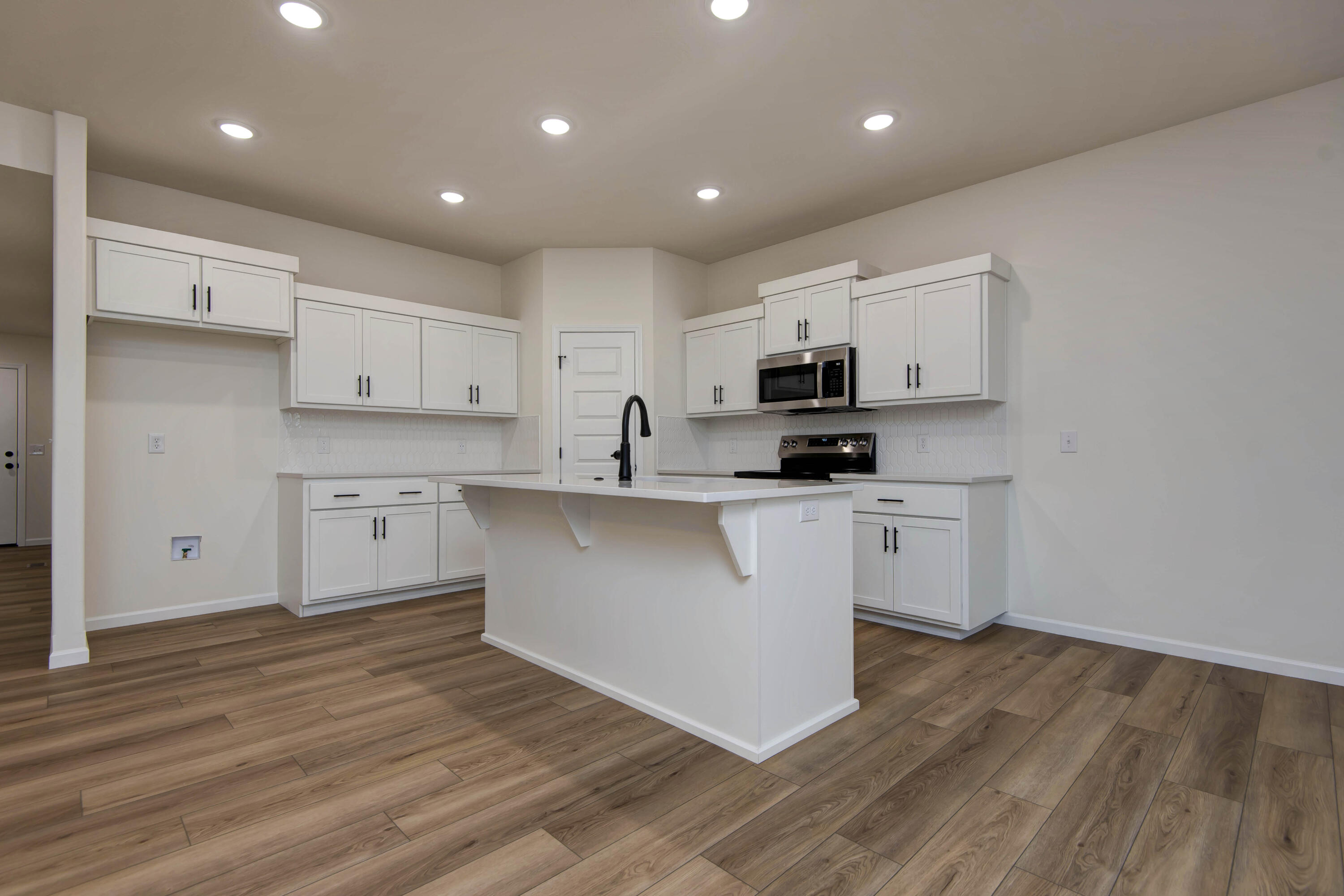 526 North Bryan Avenue Property Photo 3