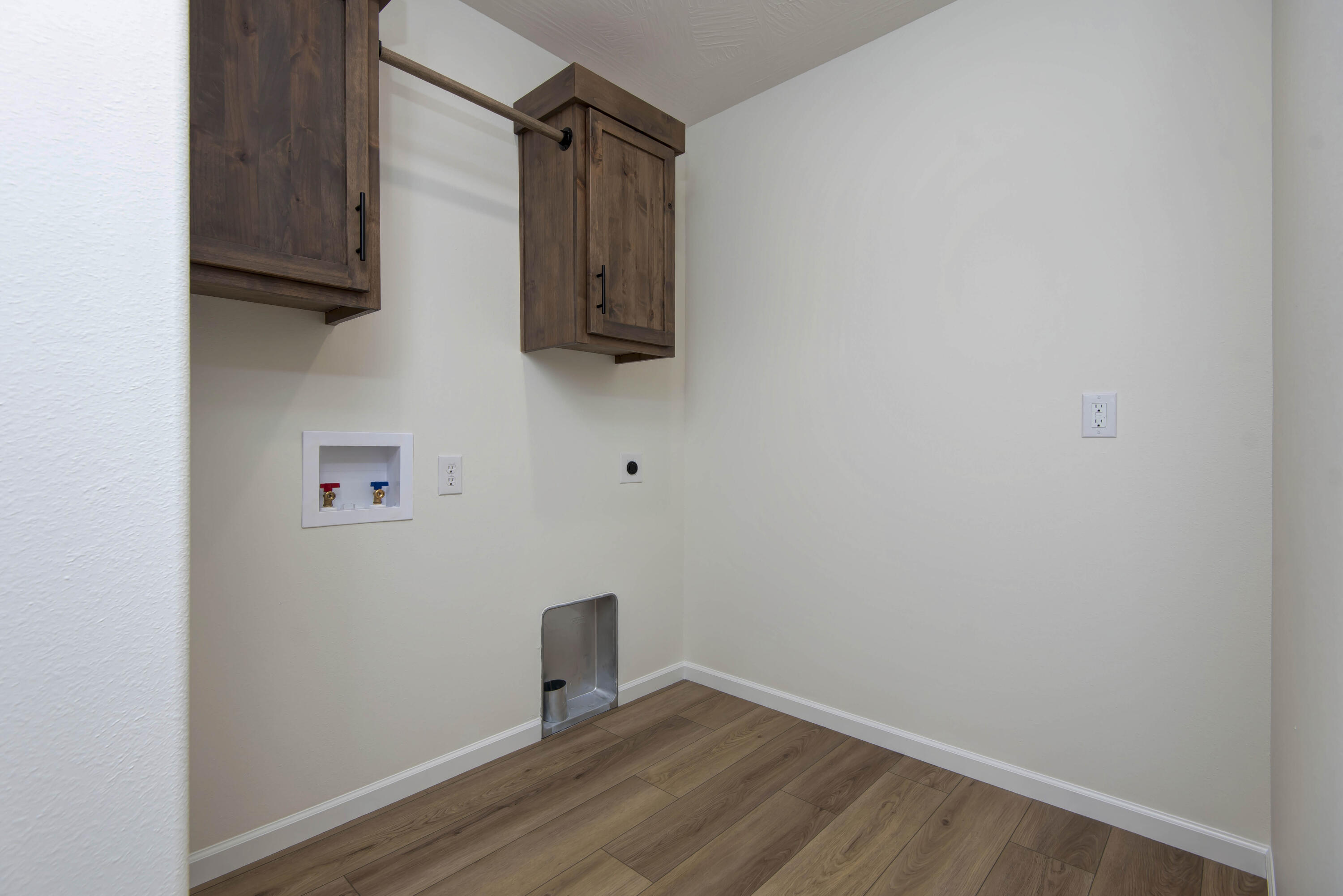 526 North Bryan Avenue Property Photo 6