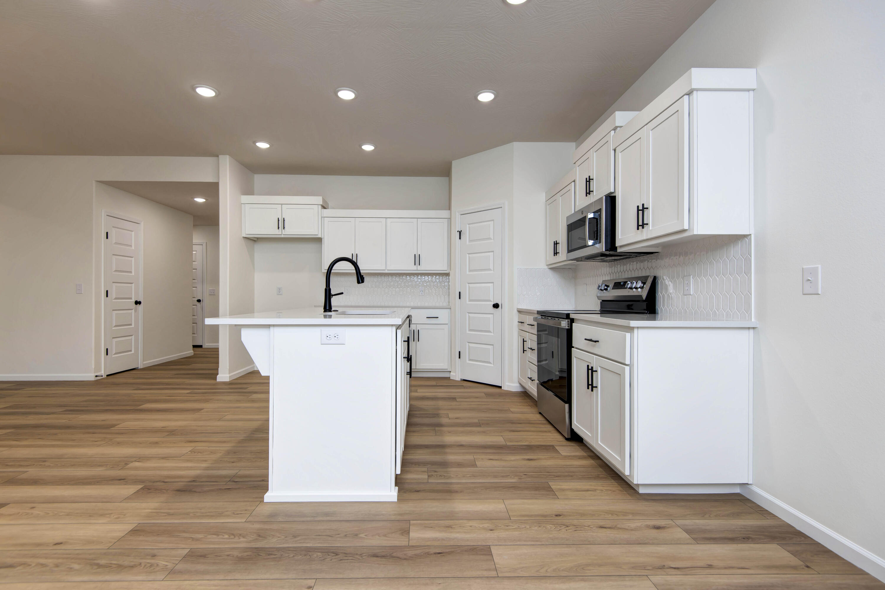 526 North Bryan Avenue Property Photo 11