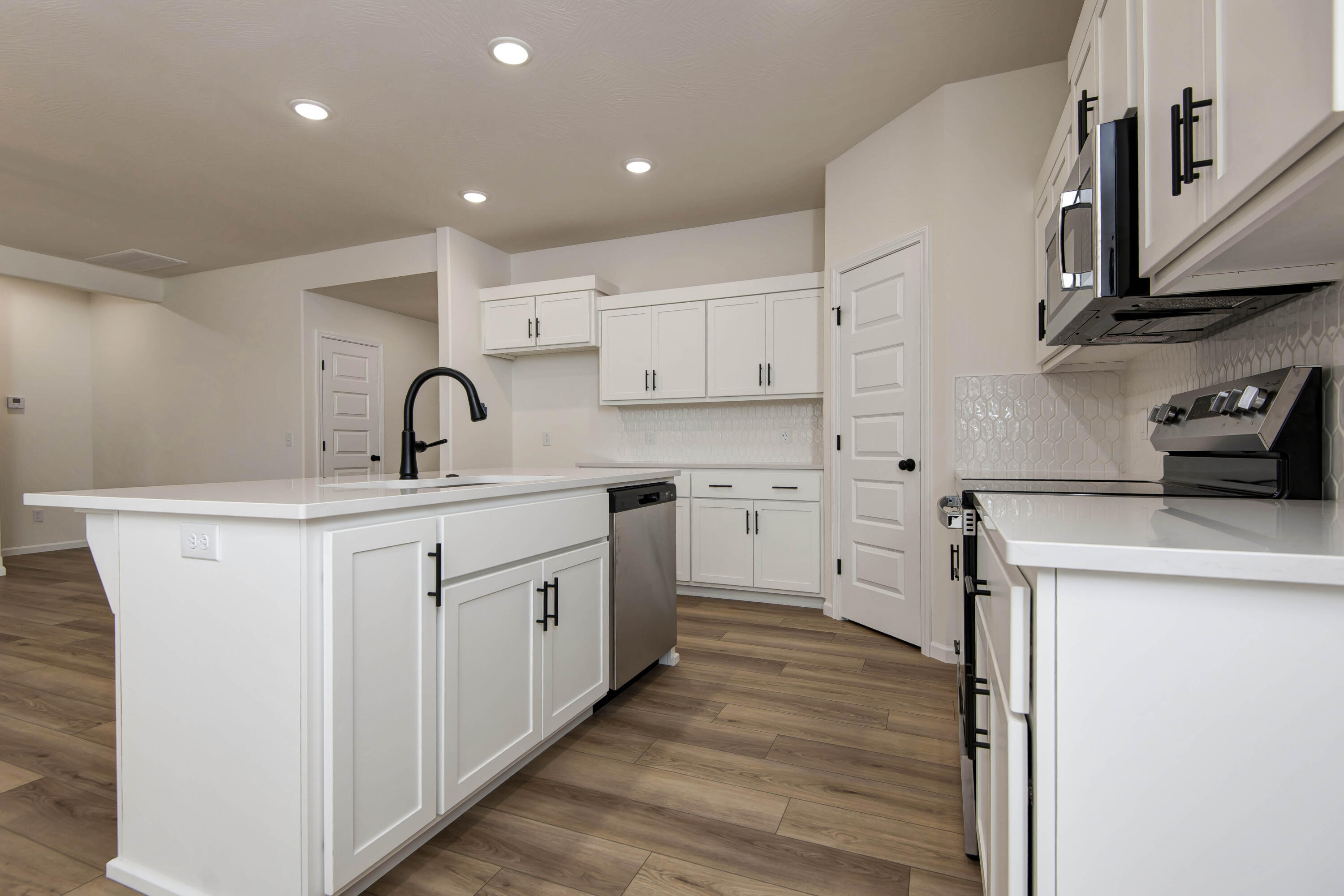 526 North Bryan Avenue Property Photo 12