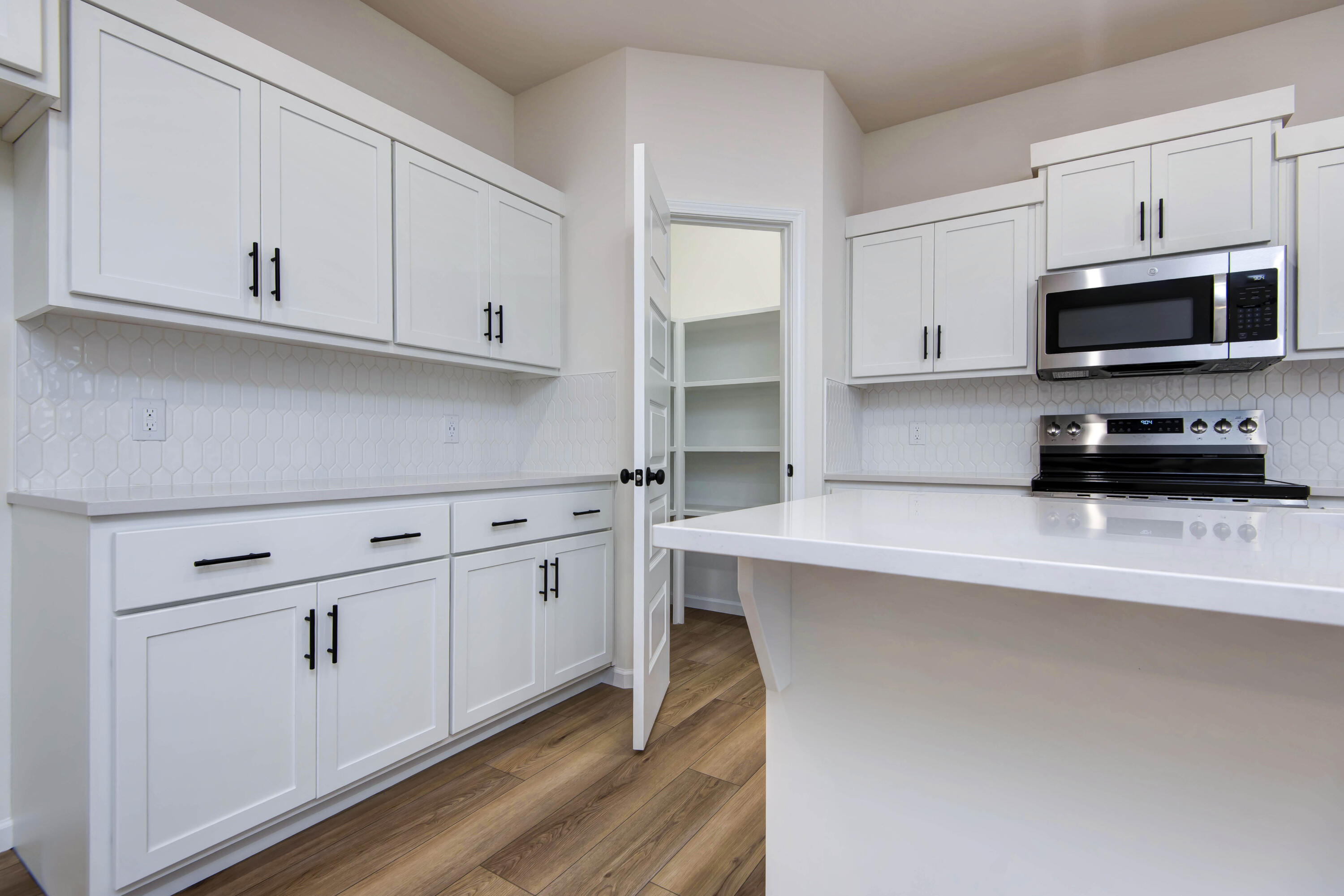 526 North Bryan Avenue Property Photo 14