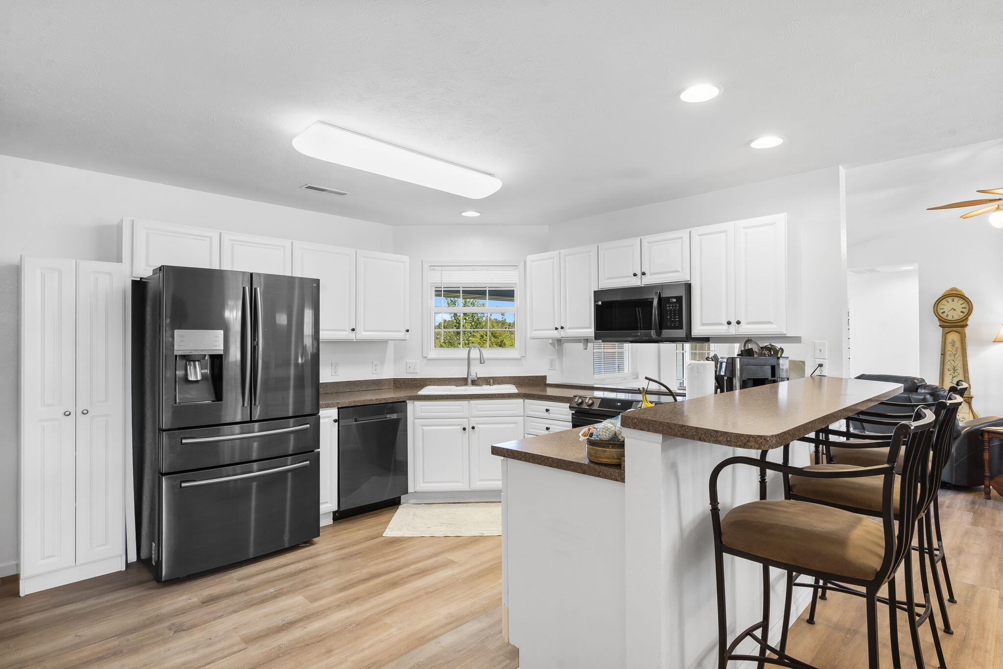 100 Micahs Xing Property Photo 11