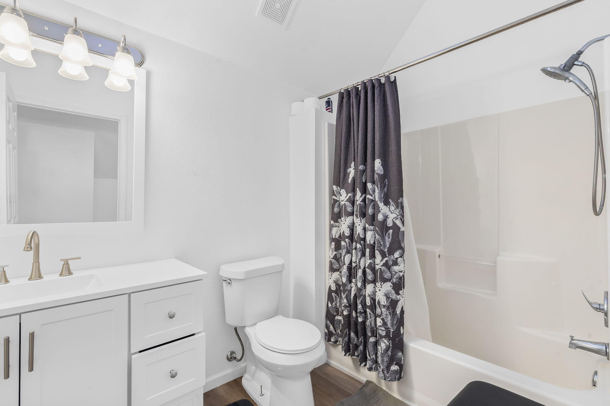 100 Micahs Xing Property Photo 27