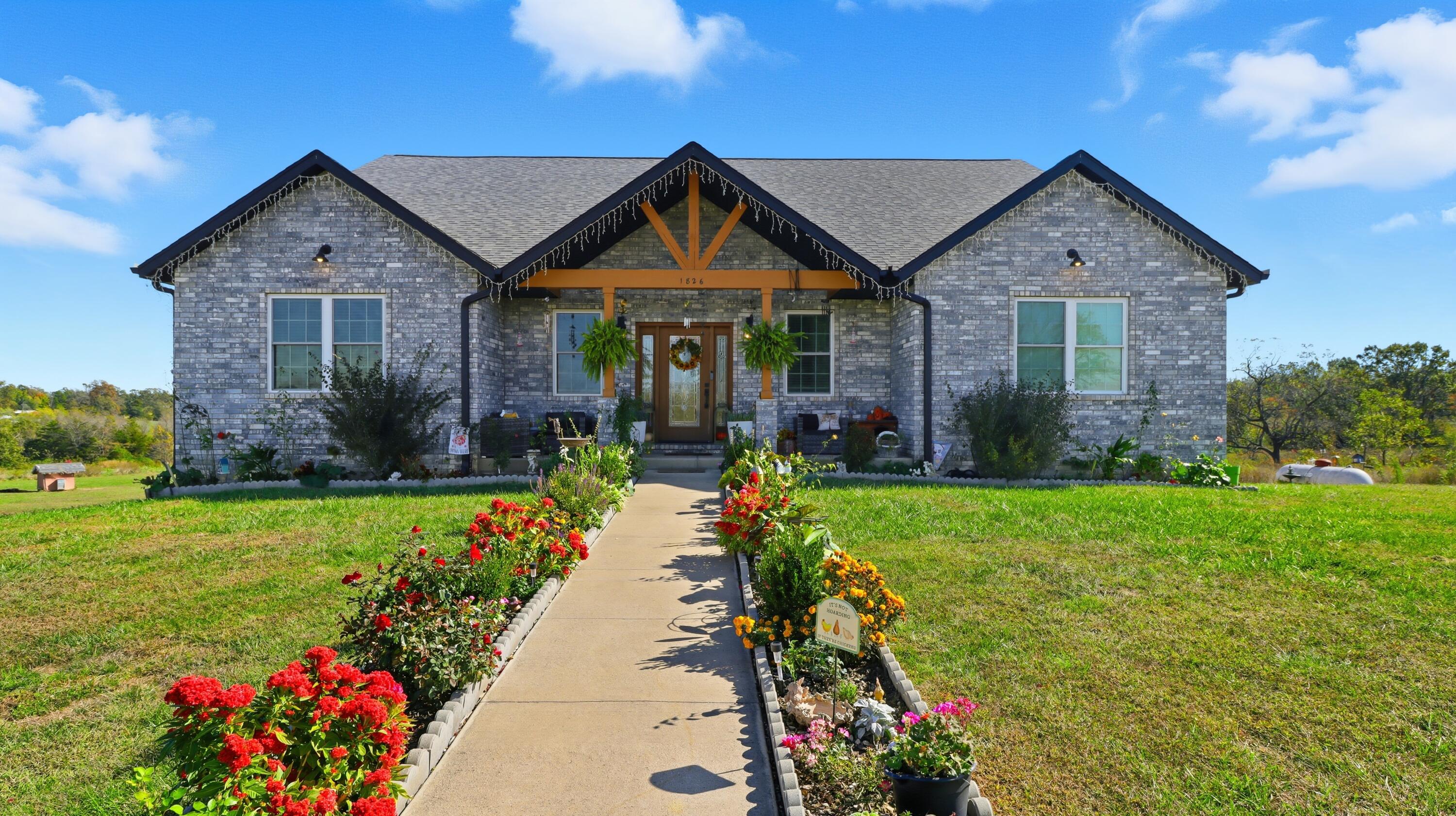 1826 Top Road Road Property Photo 1