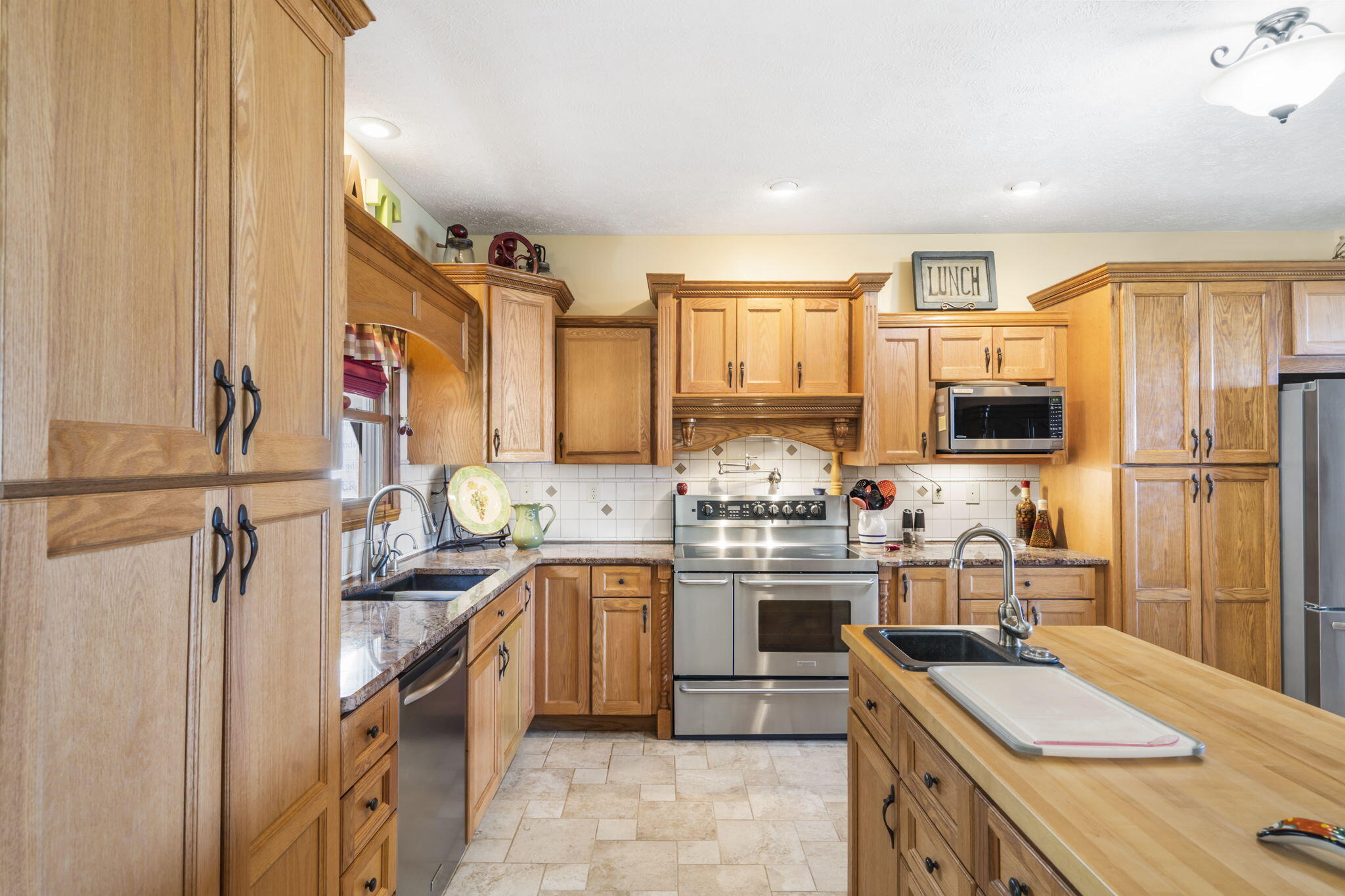 1079 Cambridge Drive Property Photo 12