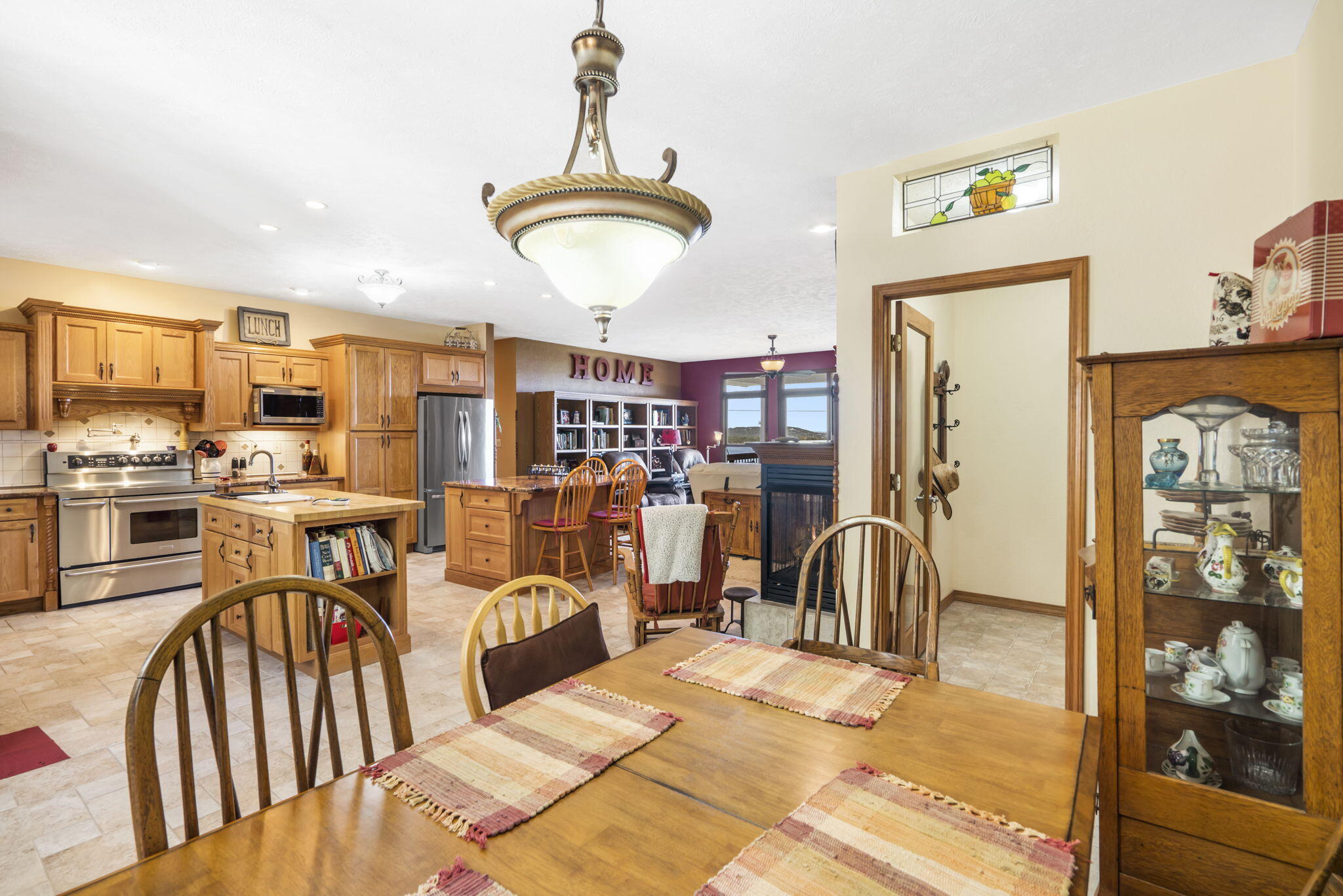 1079 Cambridge Drive Property Photo 14