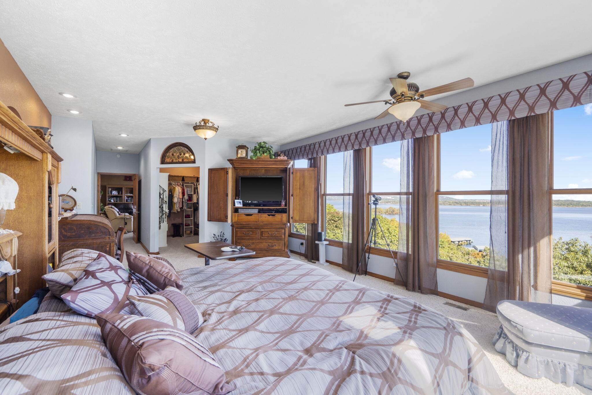 1079 Cambridge Drive Property Photo 17