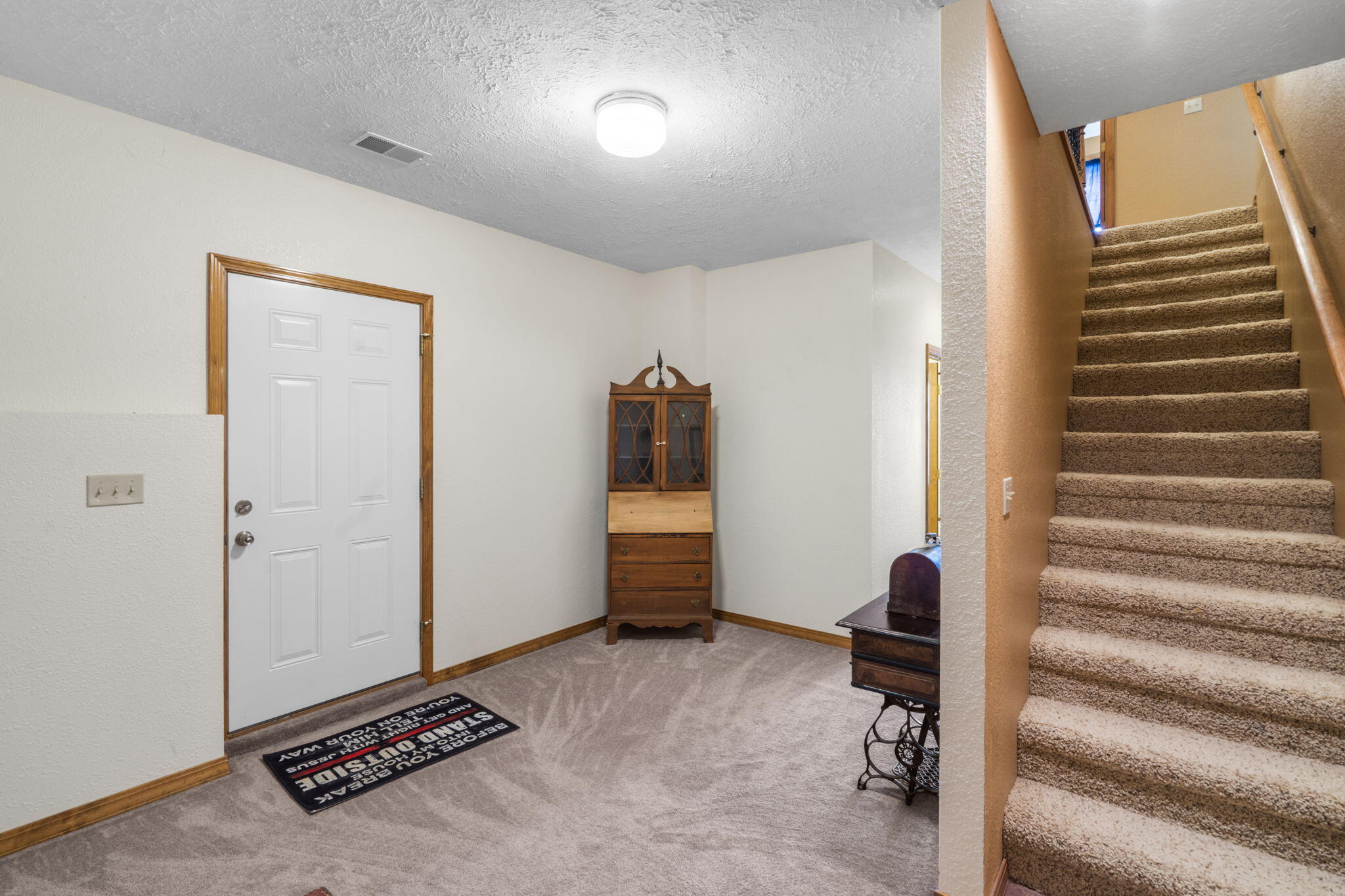 1079 Cambridge Drive Property Photo 33