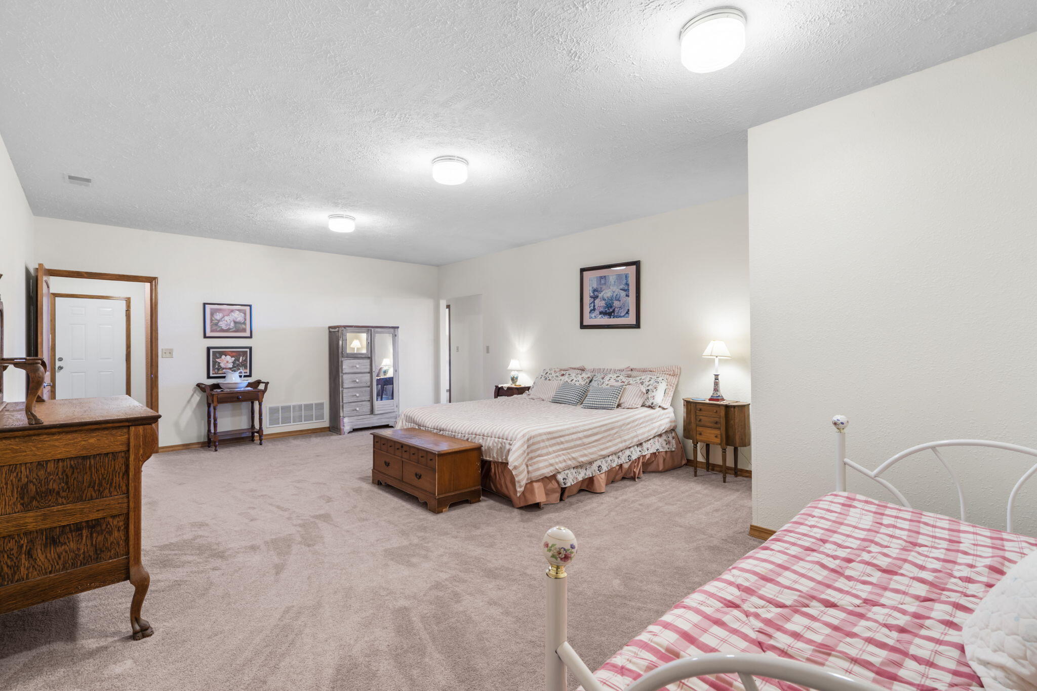 1079 Cambridge Drive Property Photo 37