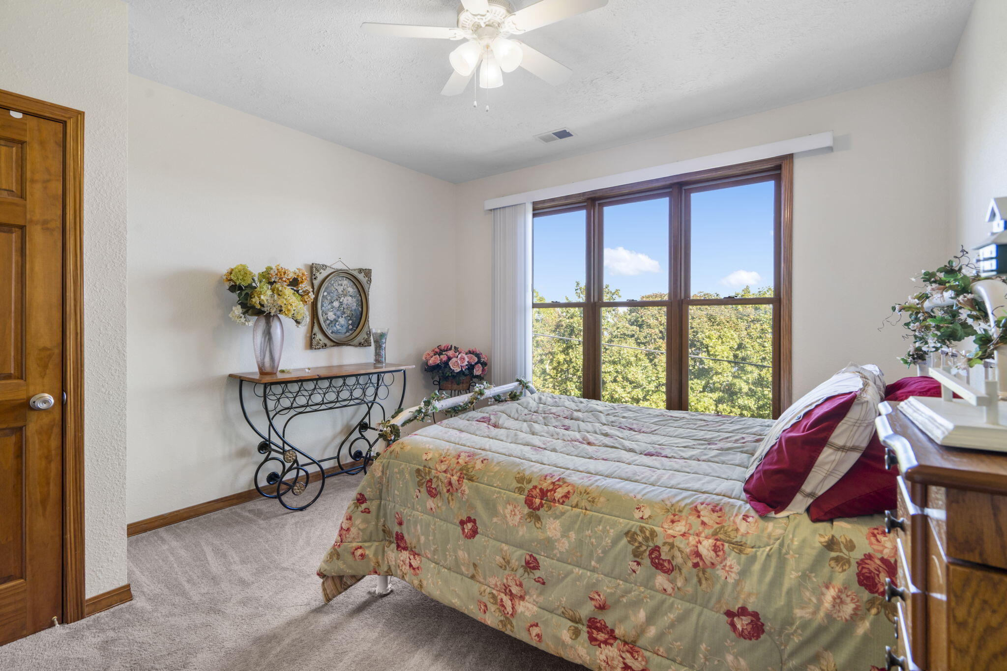 1079 Cambridge Drive Property Photo 39