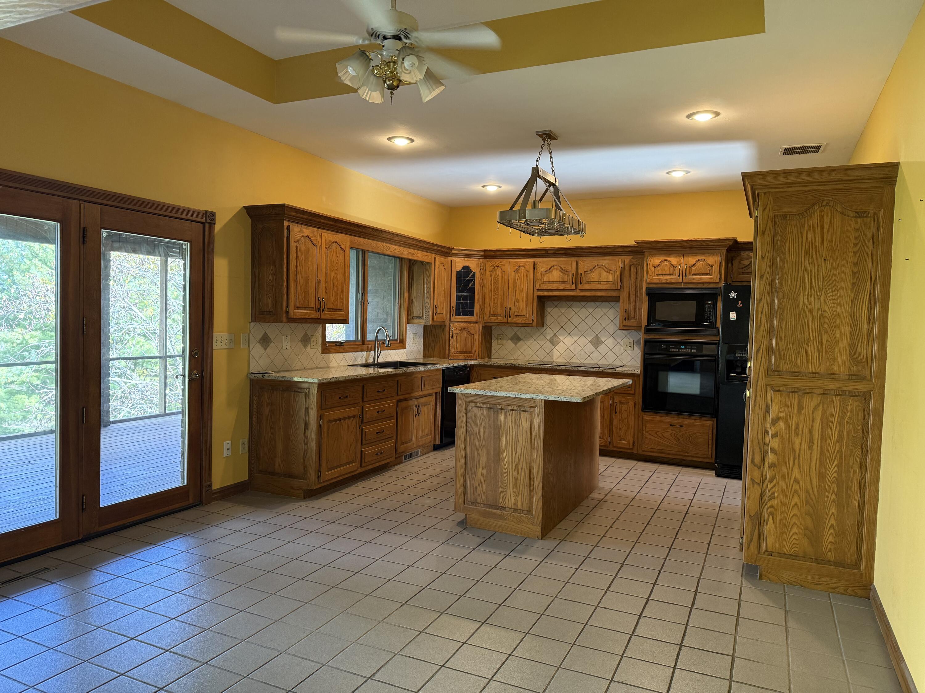 201 West River Bluff Drive Property Photo 9