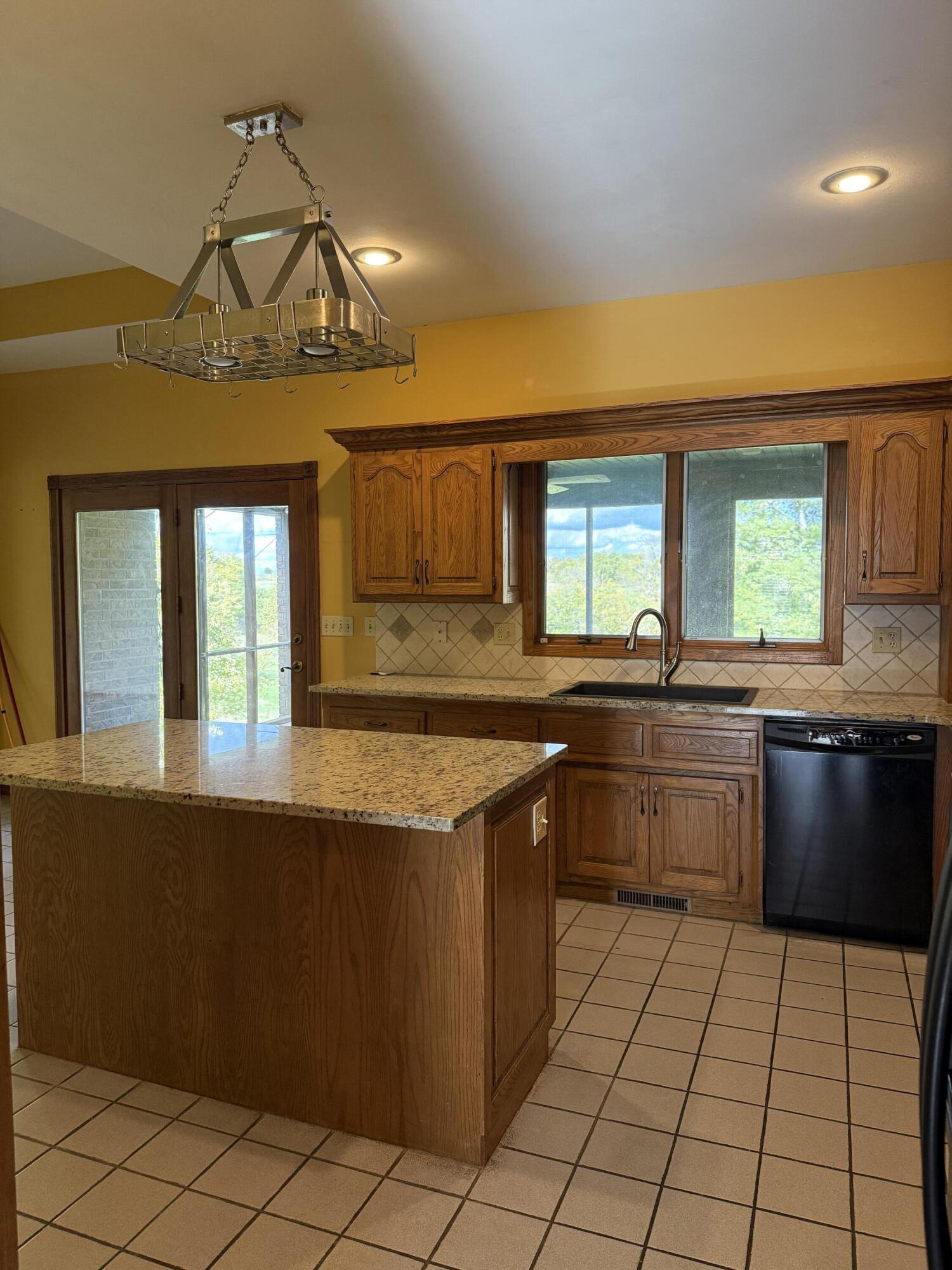 201 West River Bluff Drive Property Photo 10
