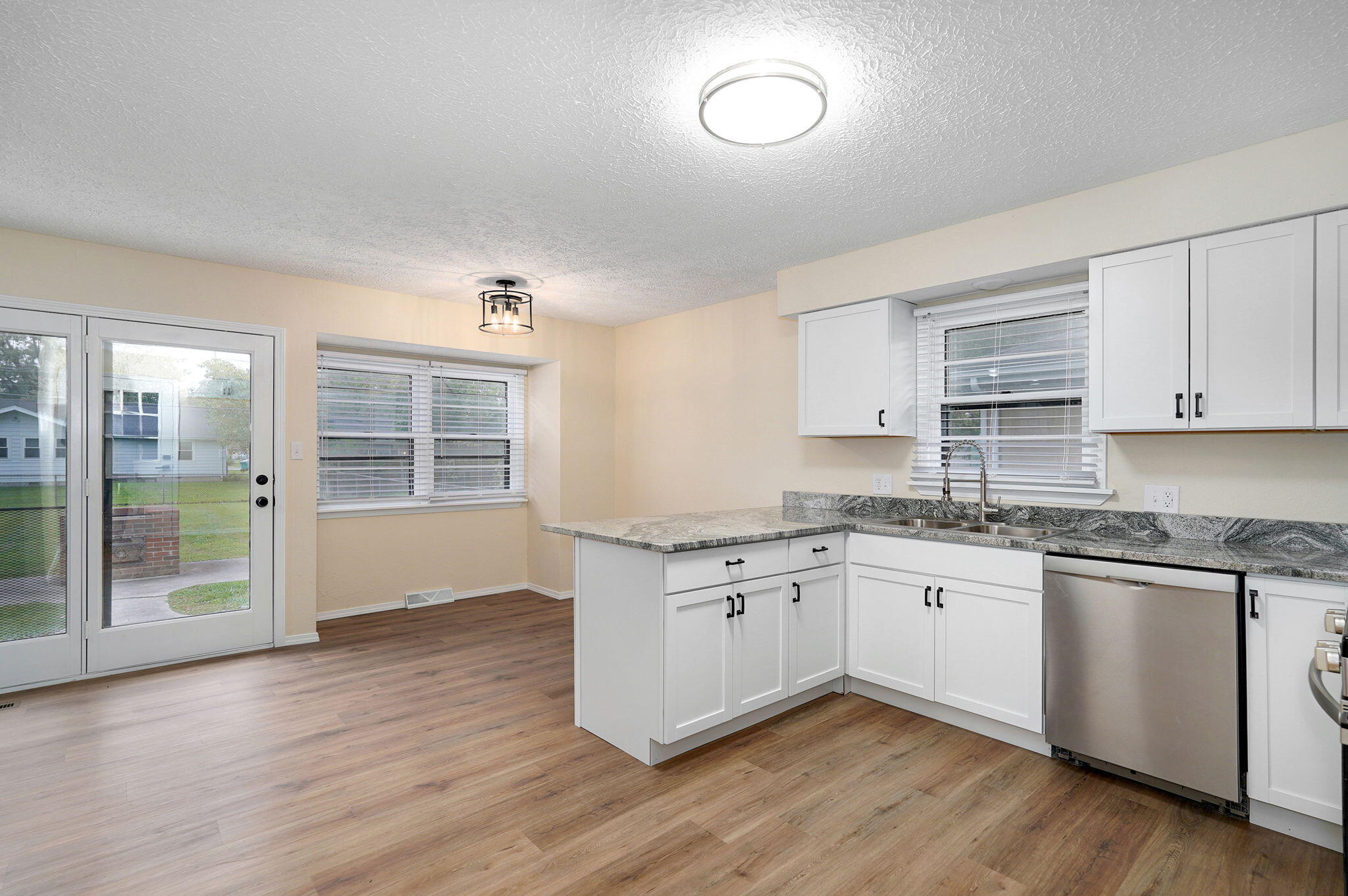 1210 West Berkeley Street Property Photo 4