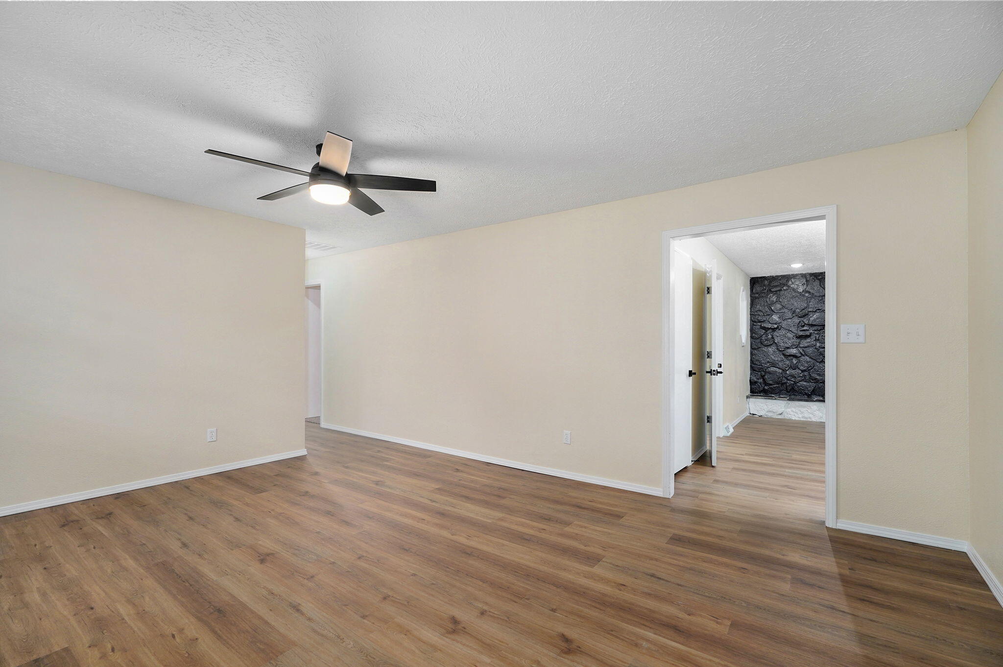 1210 West Berkeley Street Property Photo 8