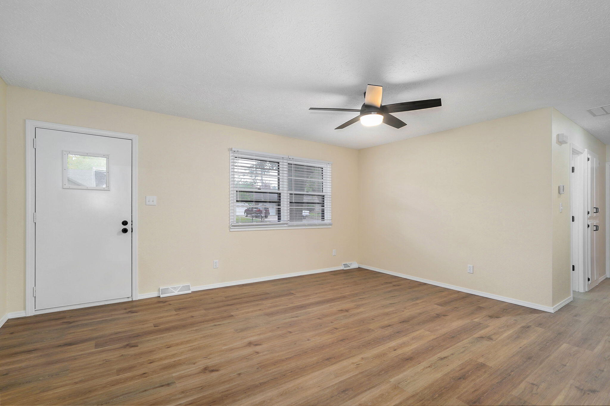 1210 West Berkeley Street Property Photo 9