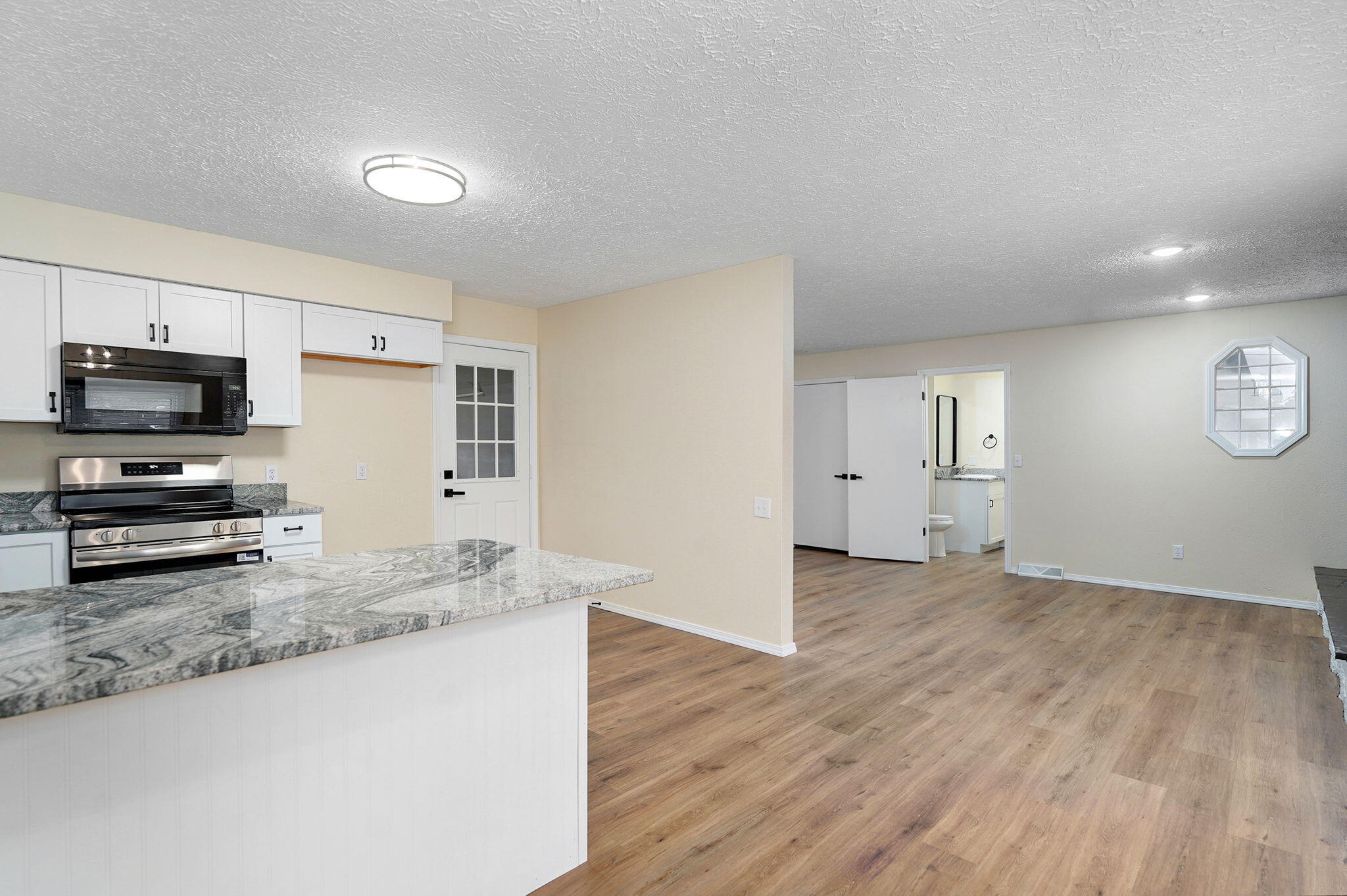 1210 West Berkeley Street Property Photo 15