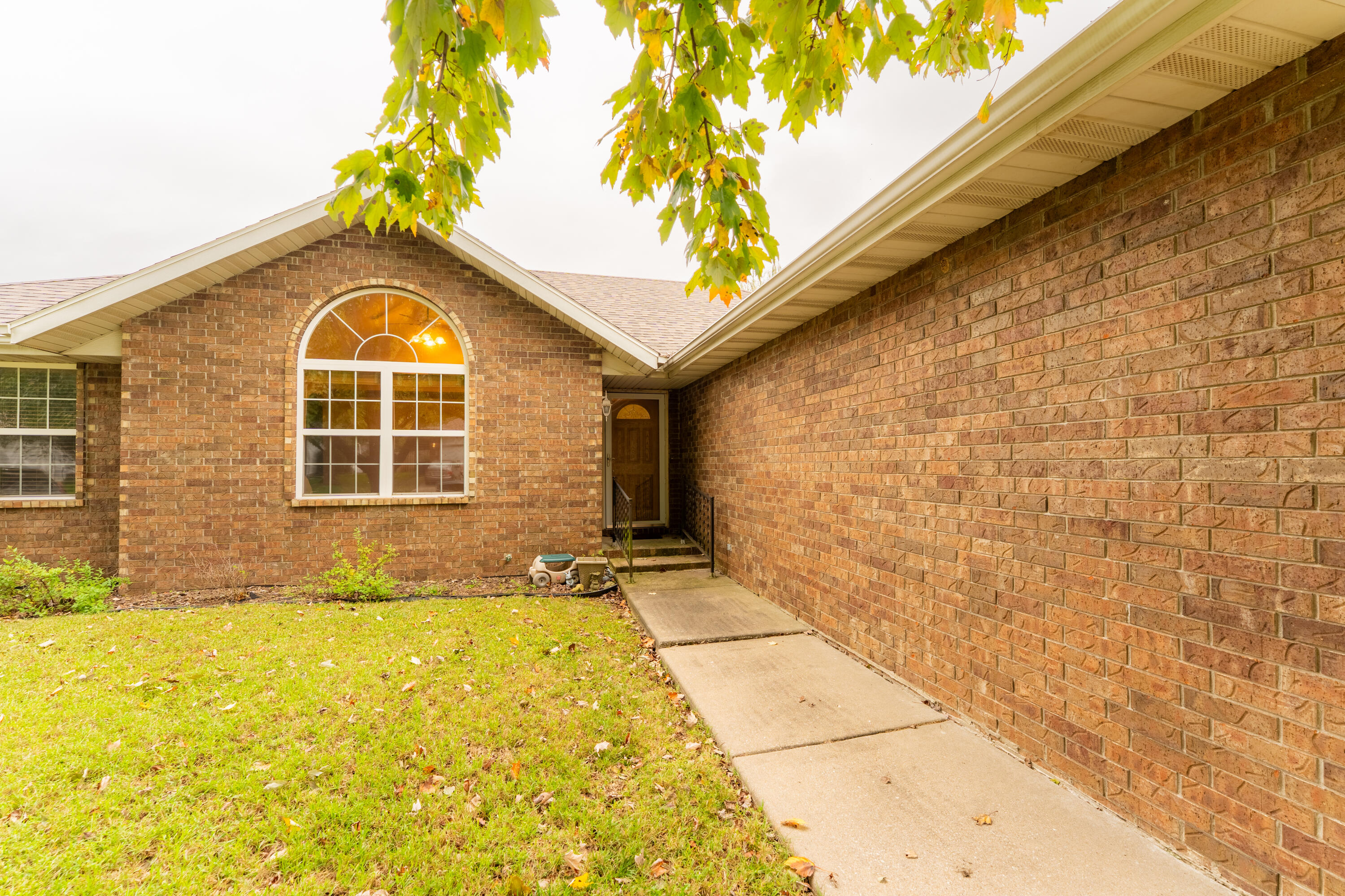 708 South Aurora Court Property Photo 3