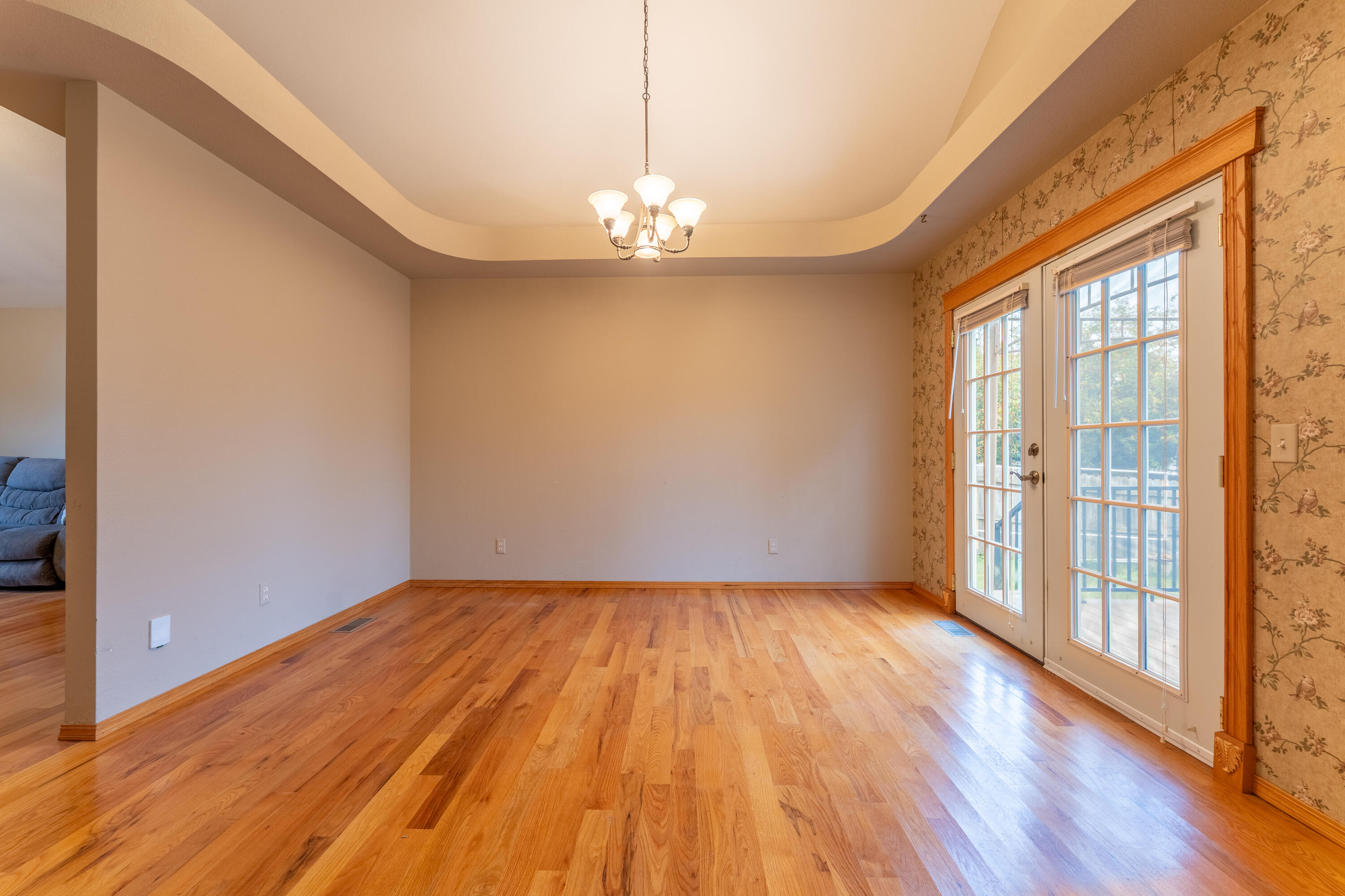 708 South Aurora Court Property Photo 9