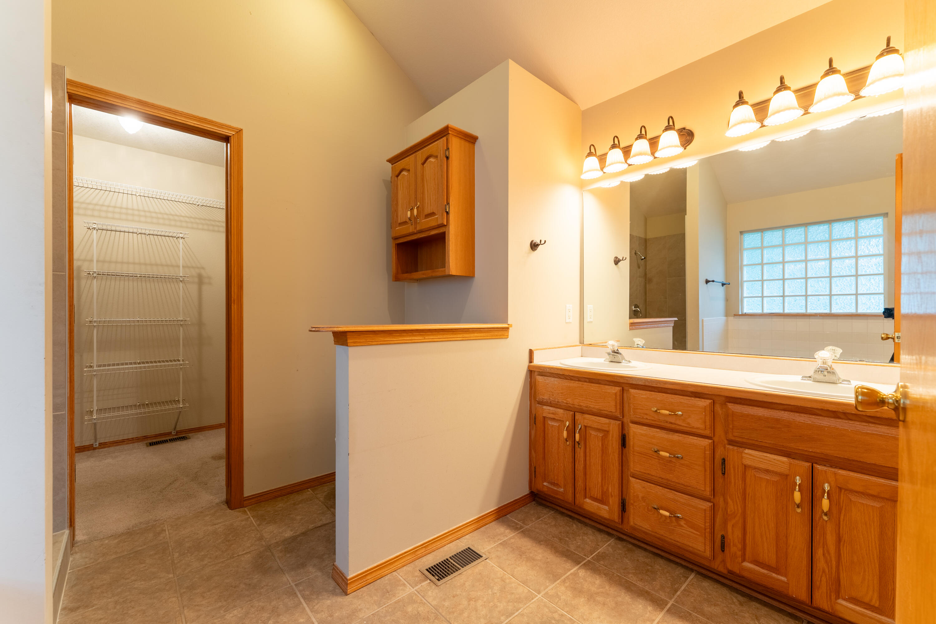 708 South Aurora Court Property Photo 14