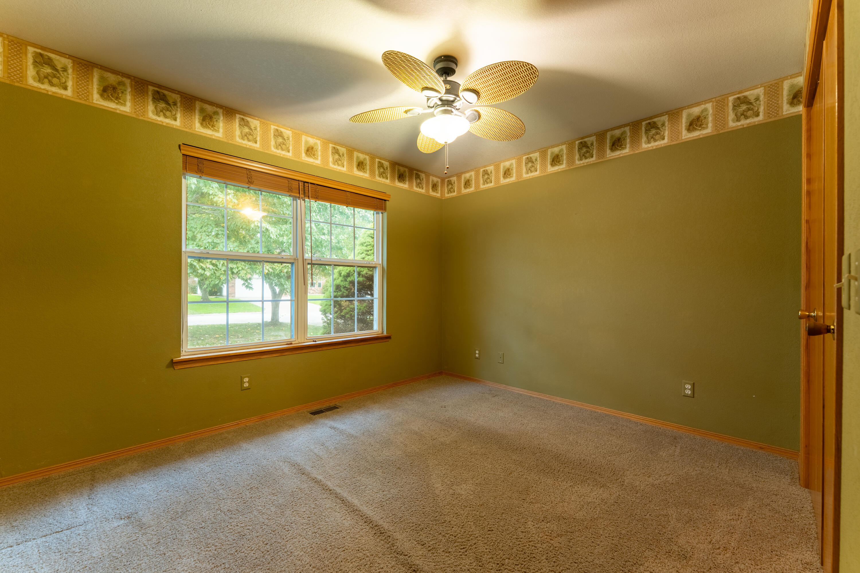 708 South Aurora Court Property Photo 18