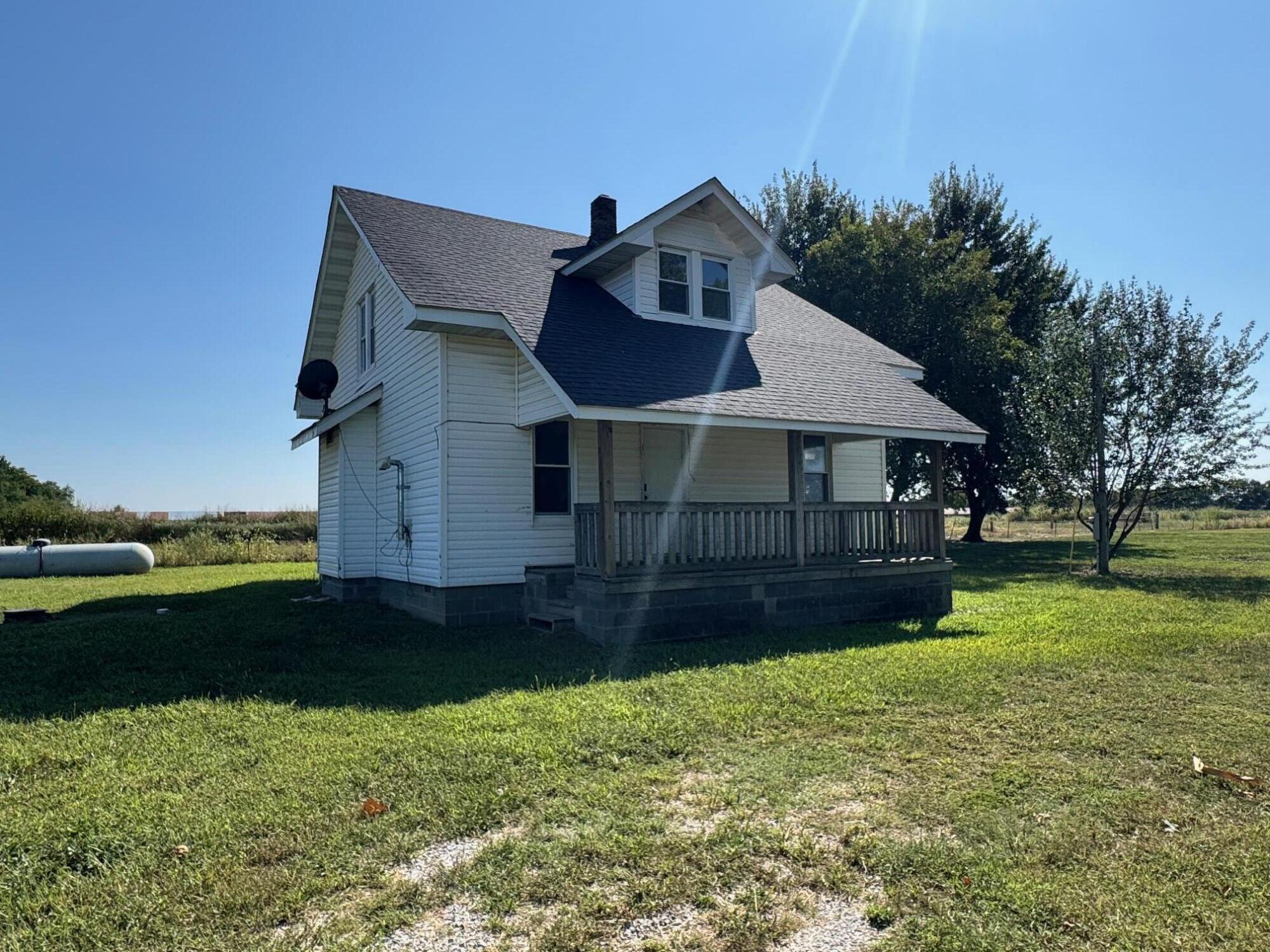 302 Maple Road Property Photo 2