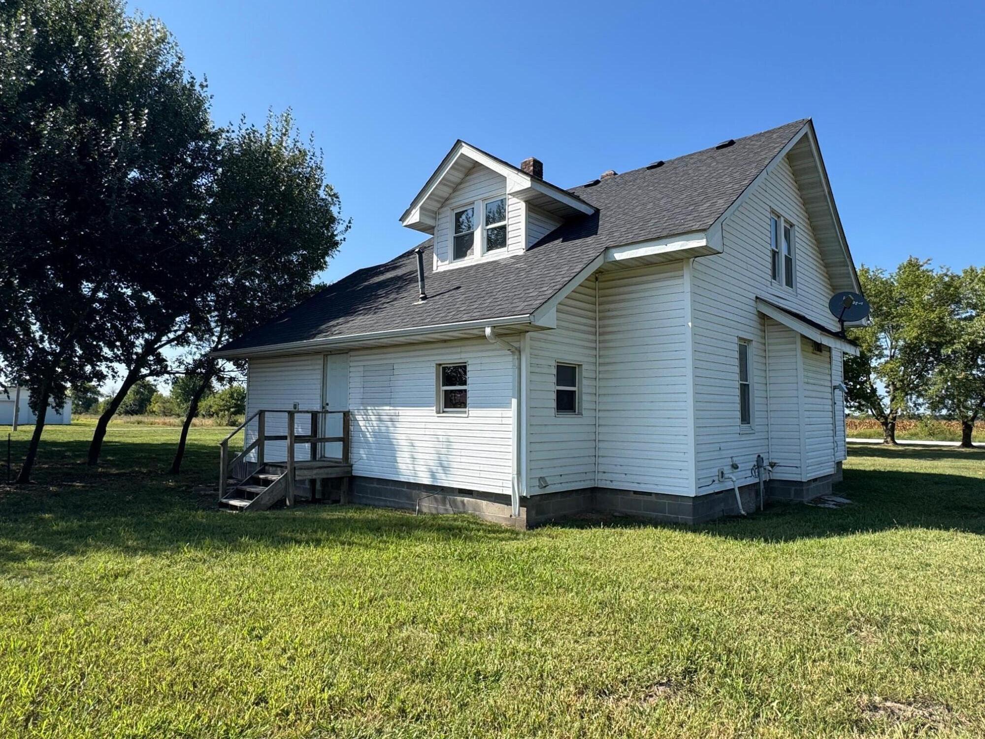 302 Maple Road Property Photo 3